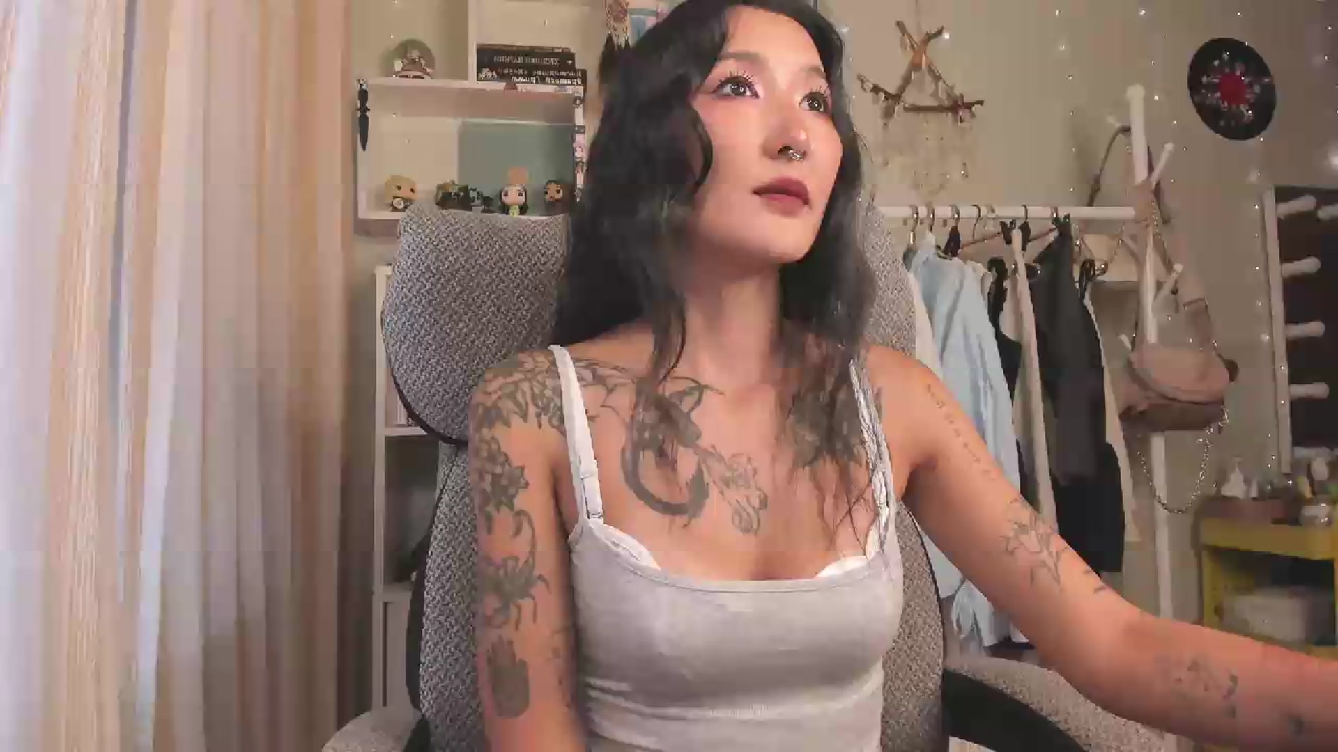 Gallery image thumbnail from KellyAsian's myfreecams stream on, 08/11/2026, 09:01 image 2 of 20