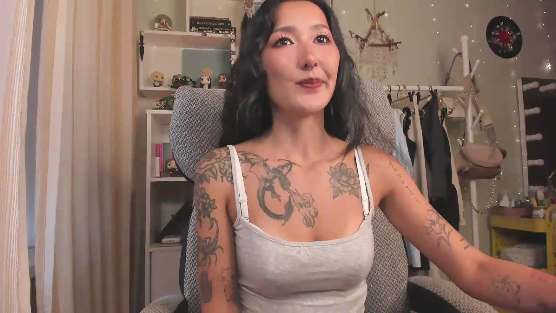 Gallery image thumbnail from KellyAsian's myfreecams stream on, 08/11/2026, 09:01 image 14 of 20