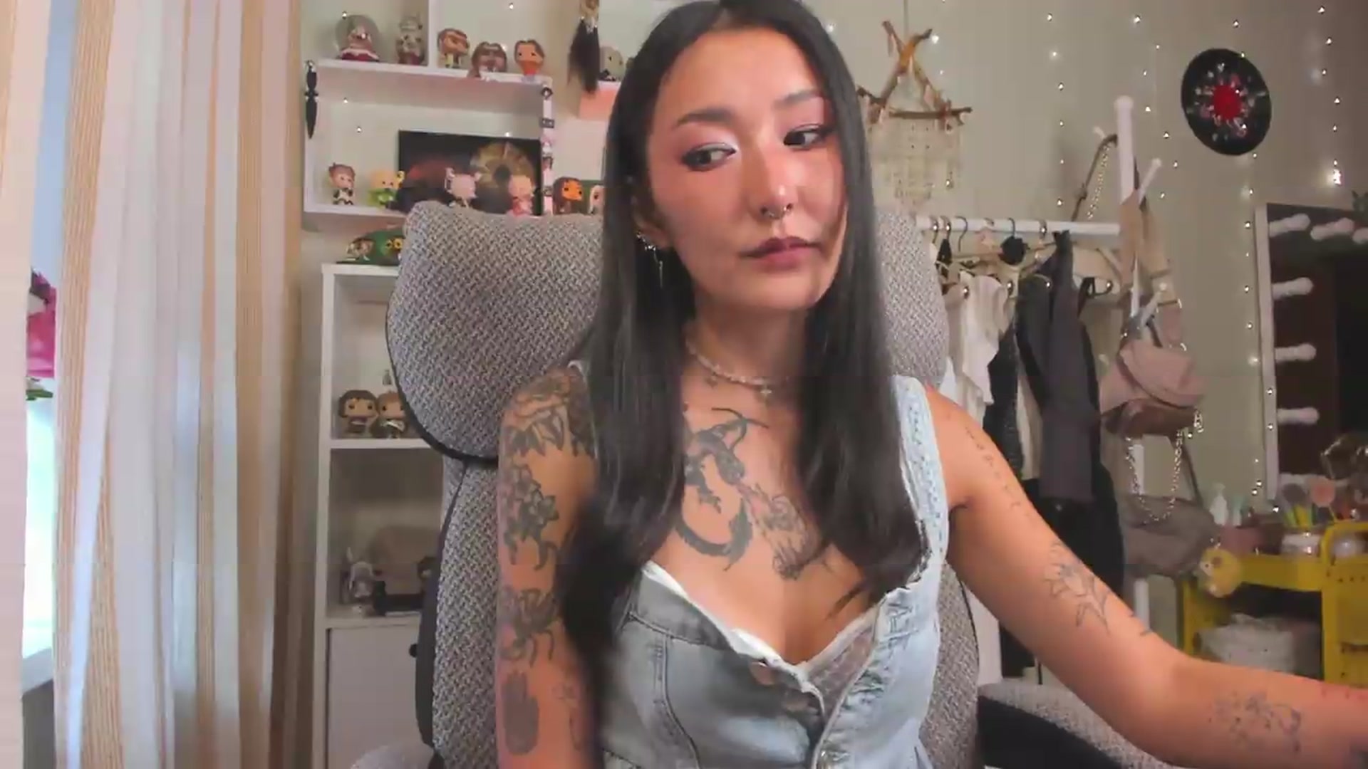Gallery image thumbnail from KellyAsian's myfreecams stream on, 08/16/2026, 08:01 image 20 of 20
