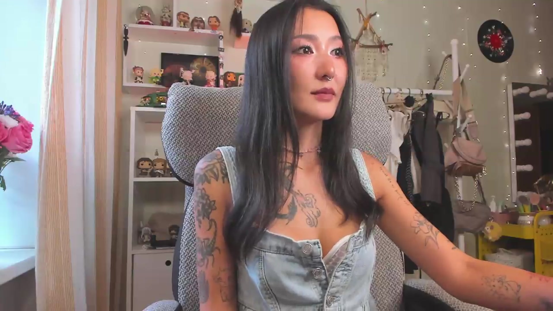 Gallery image thumbnail from KellyAsian's myfreecams stream on, 08/16/2026, 08:01 image 9 of 20