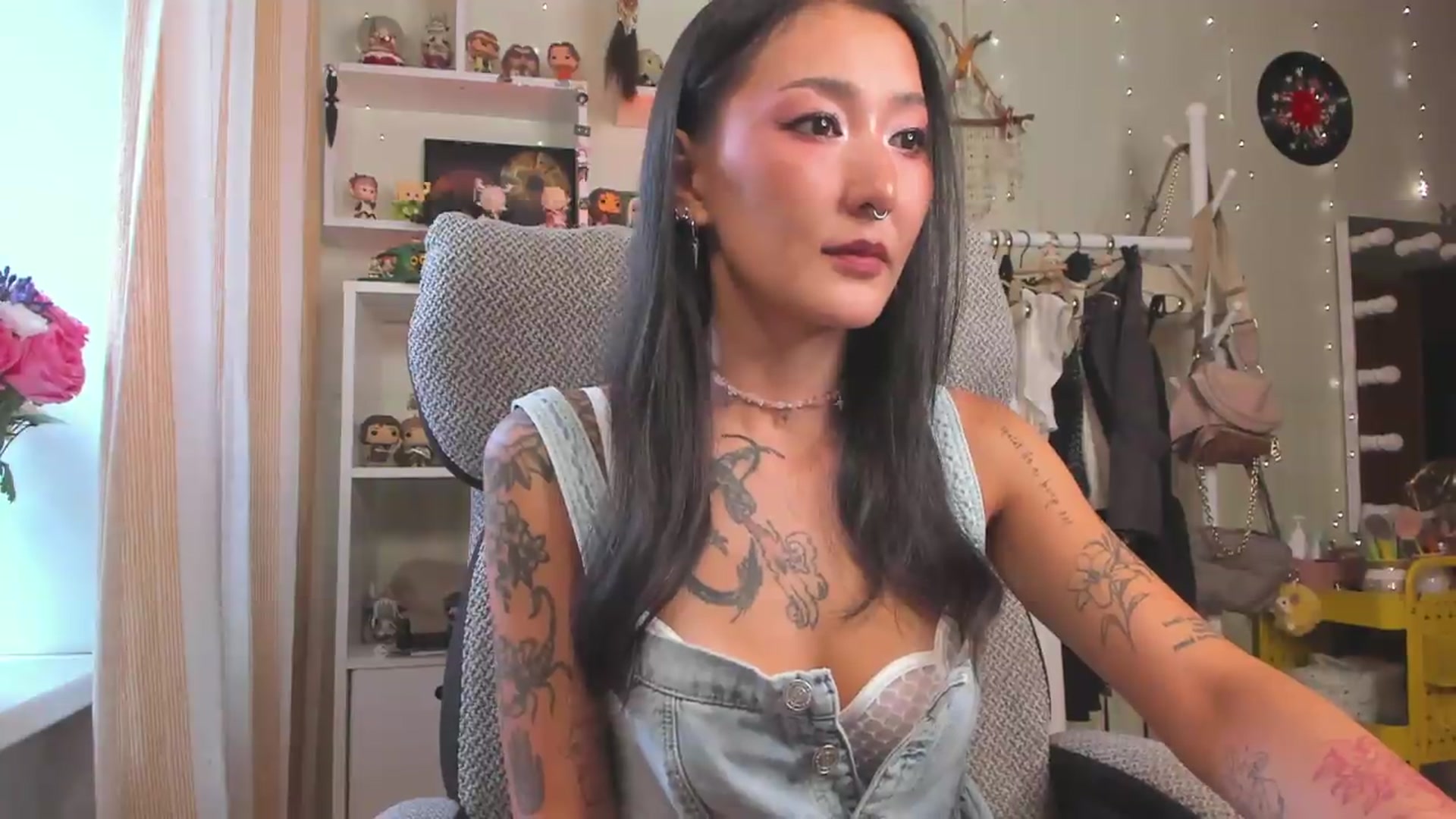 Gallery image thumbnail from KellyAsian's myfreecams stream on, 08/16/2026, 08:01 image 12 of 20