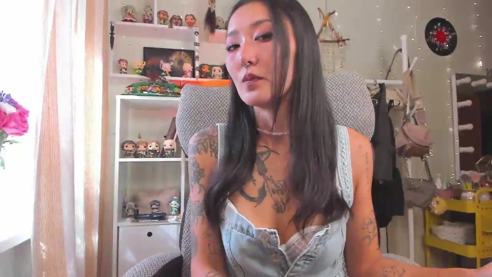 Gallery image thumbnail from KellyAsian's myfreecams stream on, 08/16/2026, 08:01 image 13 of 20
