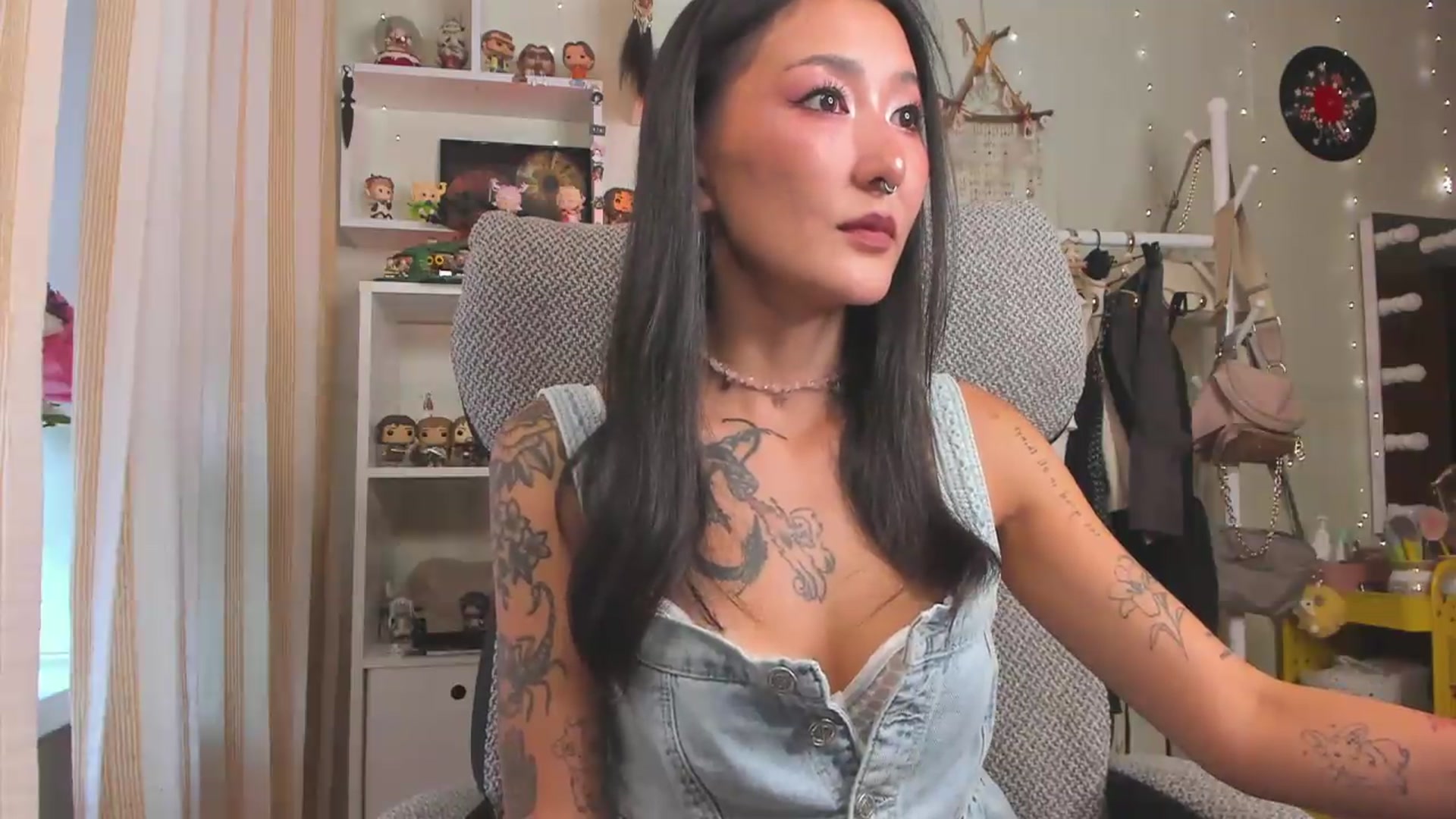 Gallery image thumbnail from KellyAsian's myfreecams stream on, 08/16/2026, 08:24 image 19 of 20