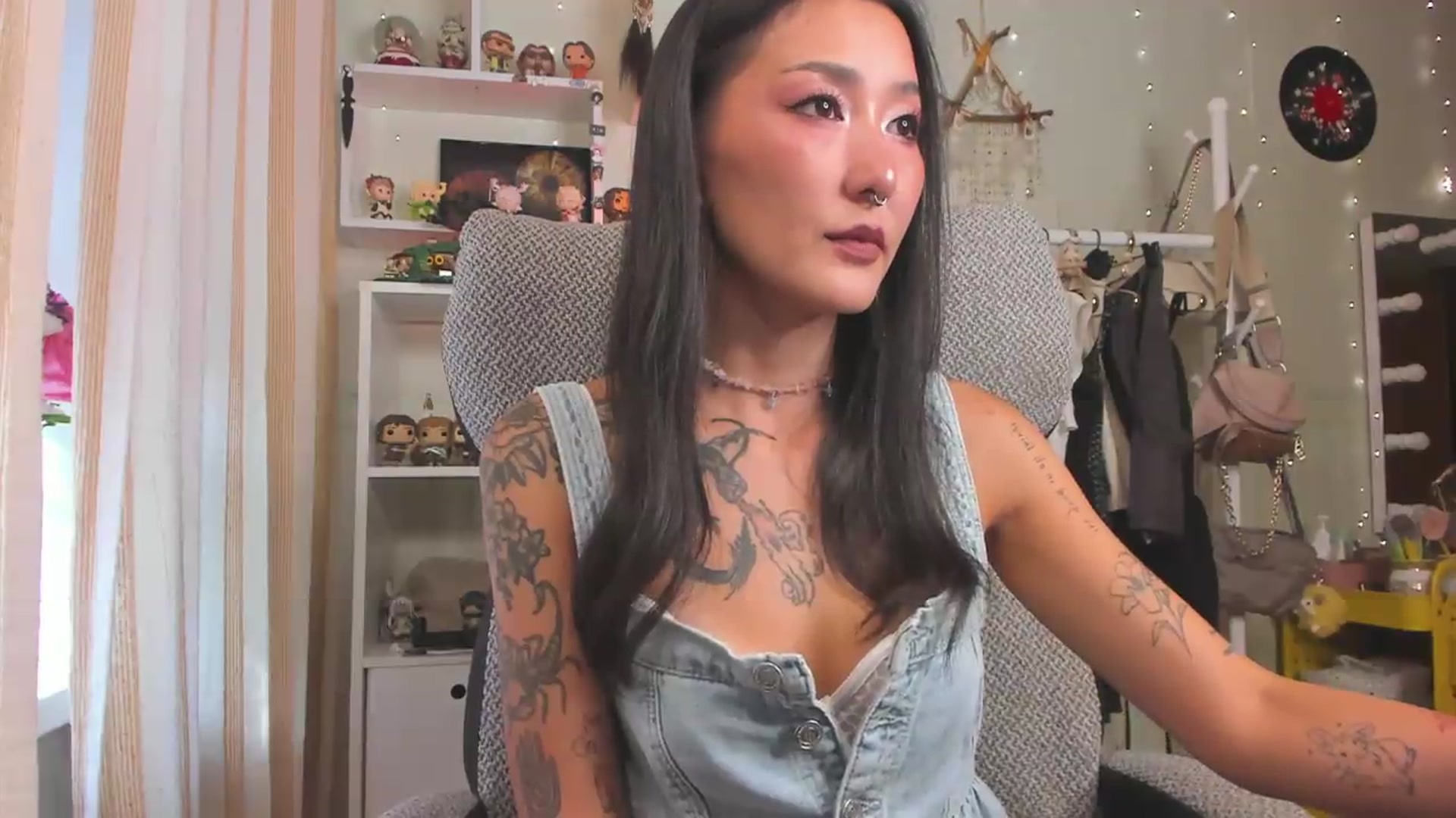 Gallery image thumbnail from KellyAsian's myfreecams stream on, 08/16/2026, 08:24 image 10 of 20