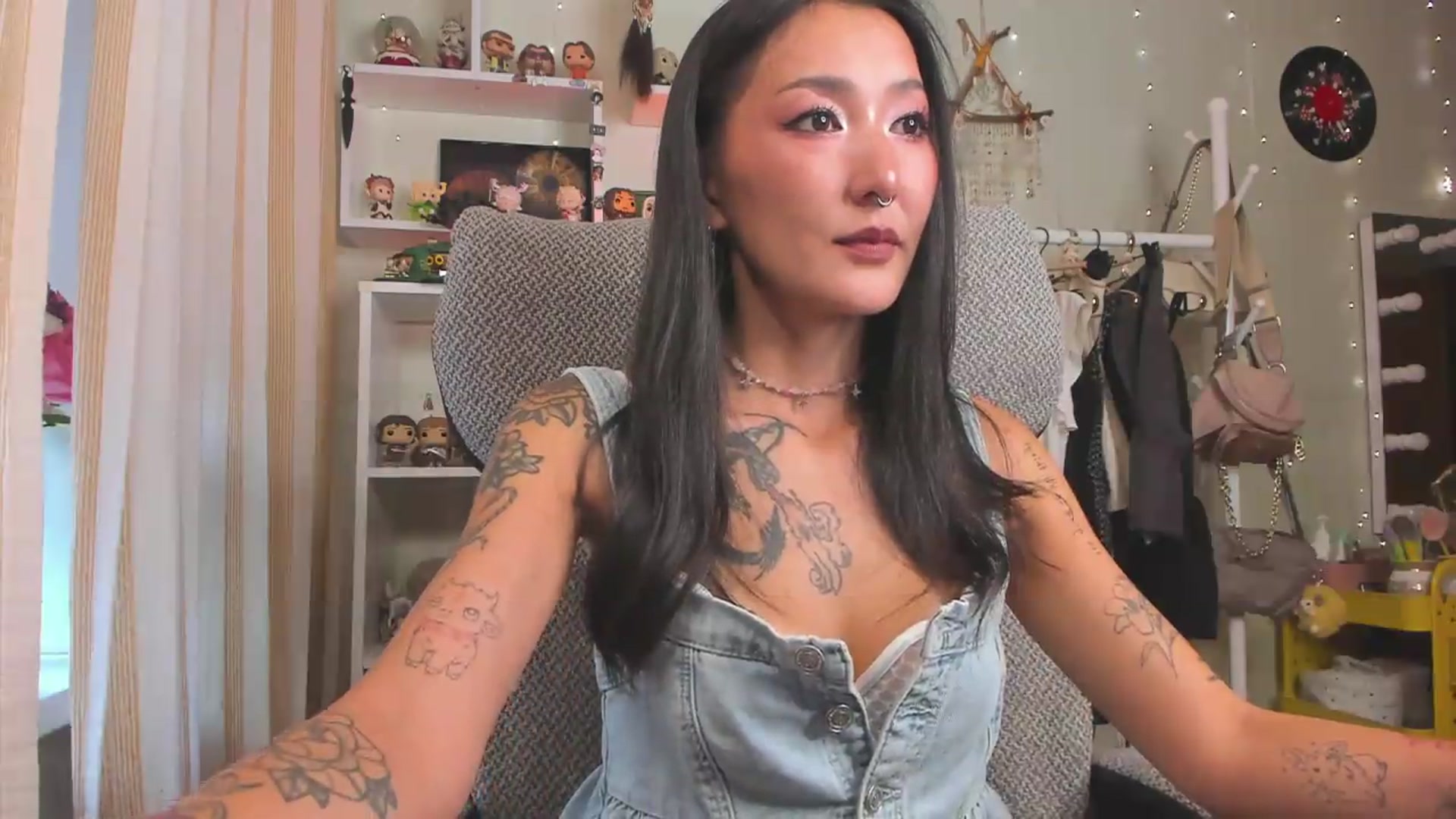 Gallery image thumbnail from KellyAsian's myfreecams stream on, 08/16/2026, 08:24 image 20 of 20