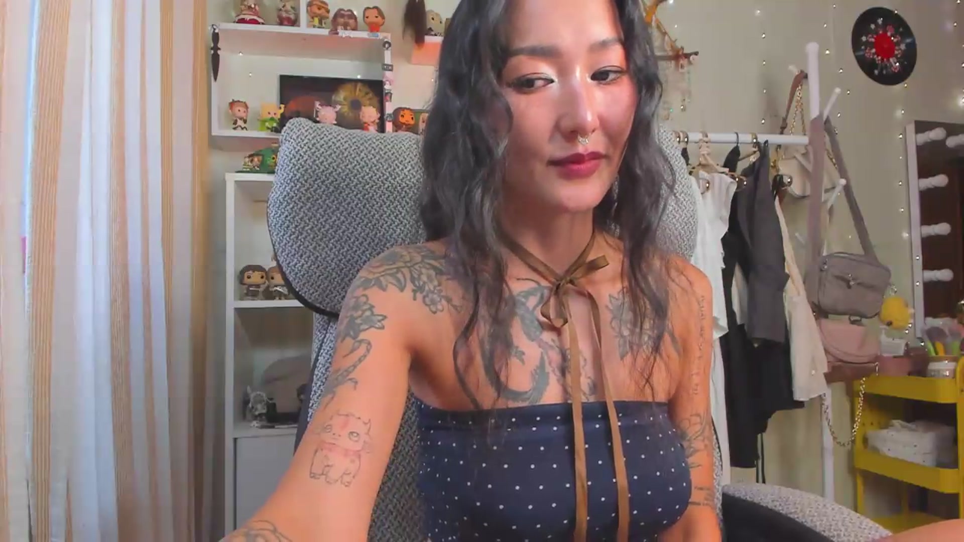Gallery image thumbnail from KellyAsian's myfreecams stream on, 08/18/2026, 09:32 image 11 of 20