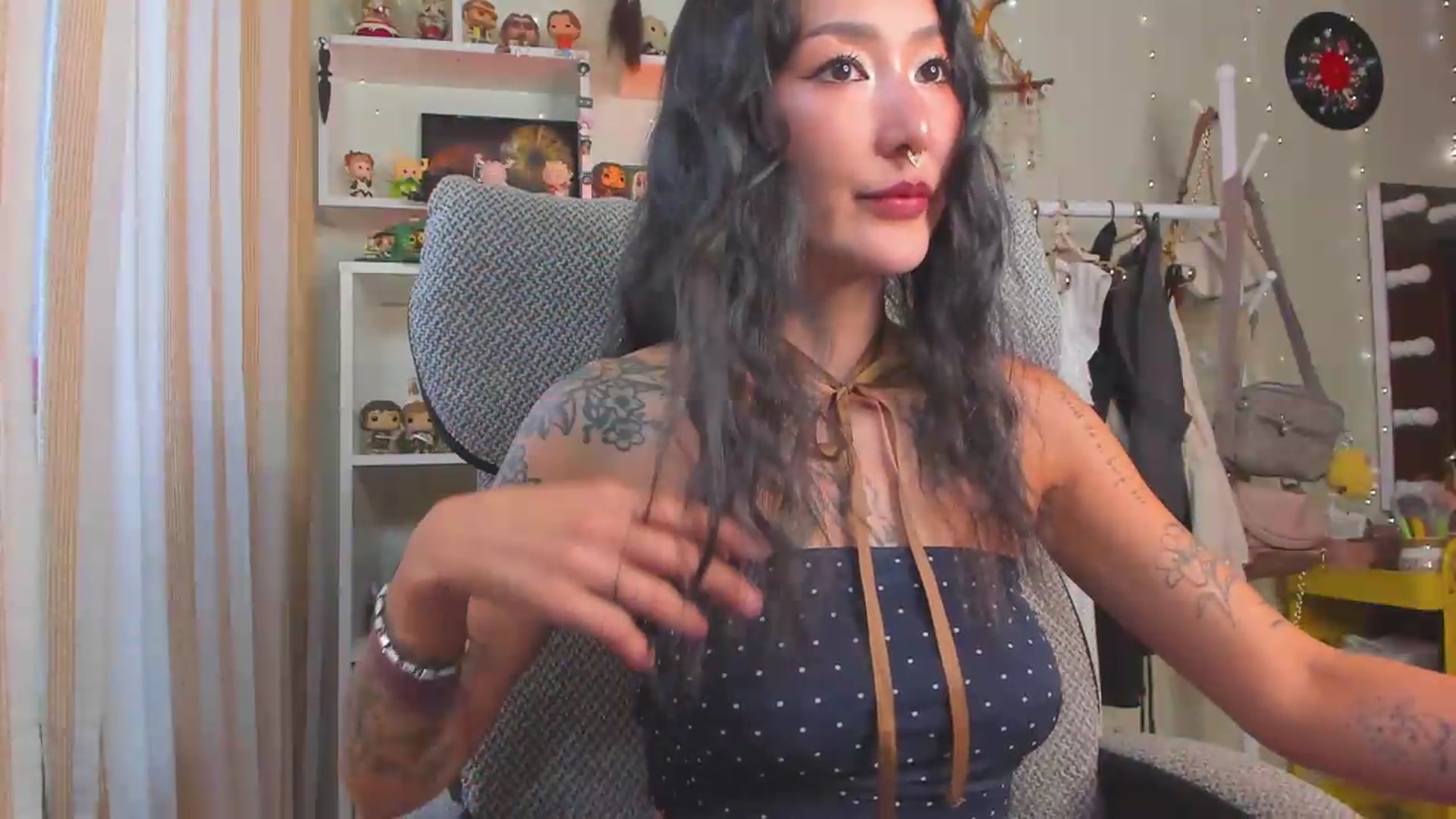 Gallery image thumbnail from KellyAsian's myfreecams stream on, 08/18/2026, 09:32 image 5 of 20