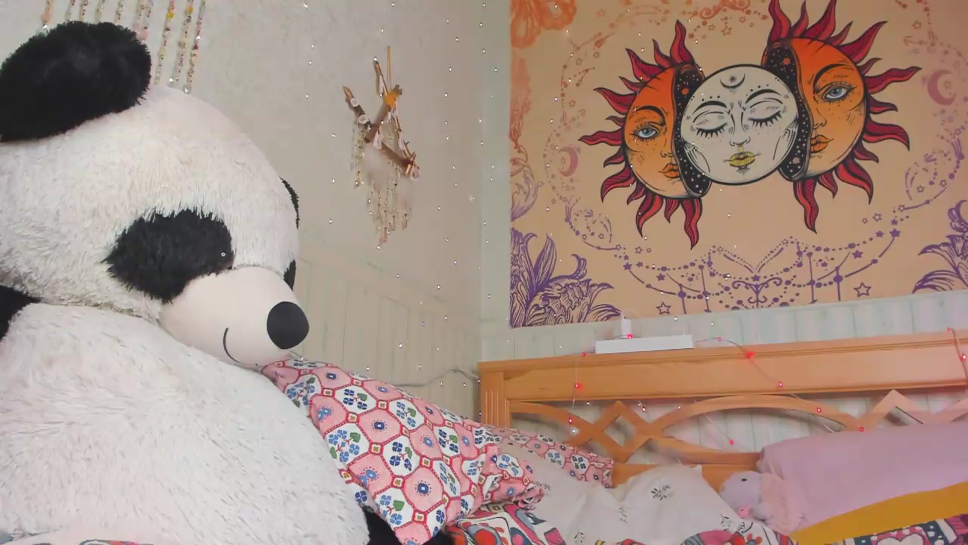 Gallery image thumbnail from KellyAsian's myfreecams stream on, 08/20/2026, 10:24 image 16 of 20