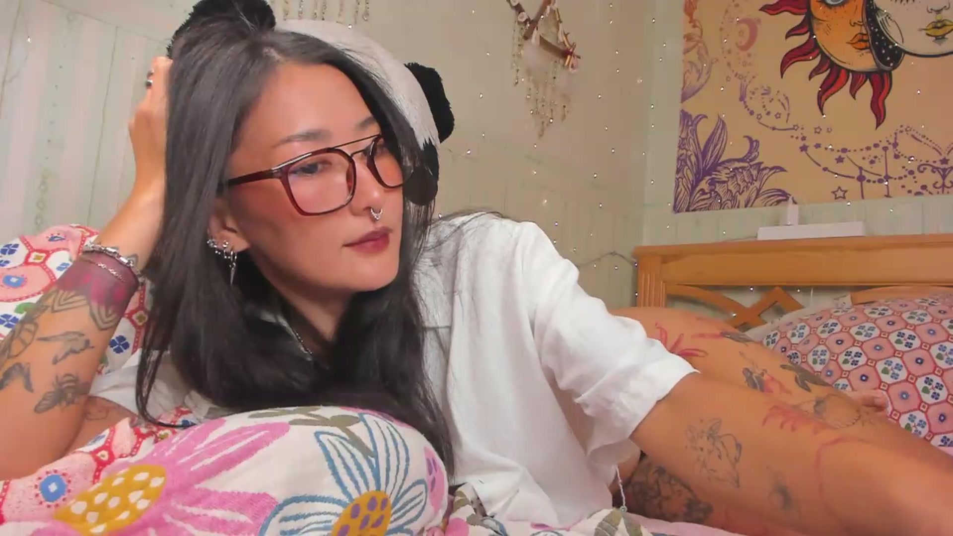 Gallery image thumbnail from KellyAsian's myfreecams stream on, 08/21/2026, 18:27 image 2 of 20