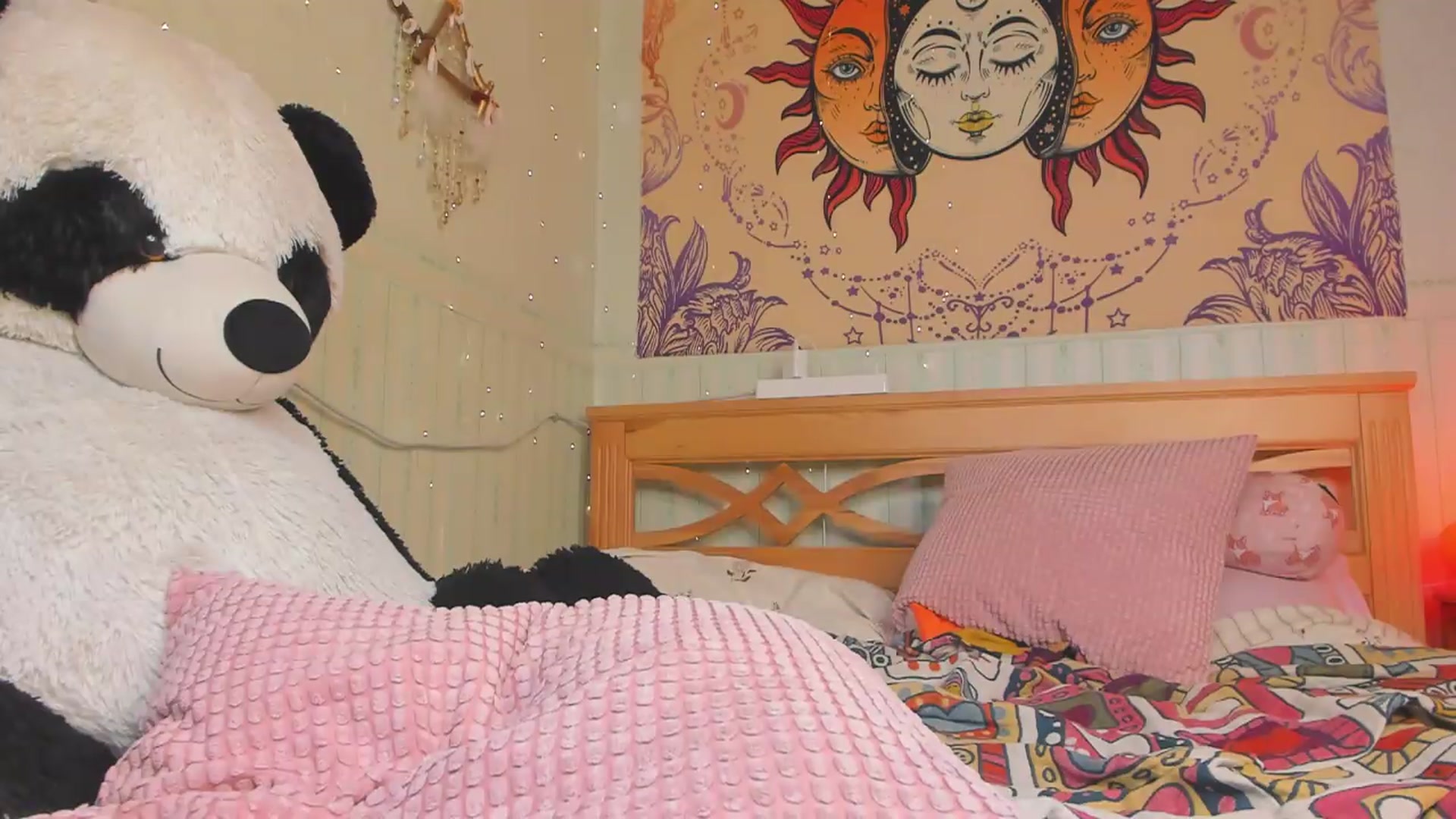 Gallery image thumbnail from KellyAsian's myfreecams stream on, 09/09/2026, 08:38 image 10 of 20