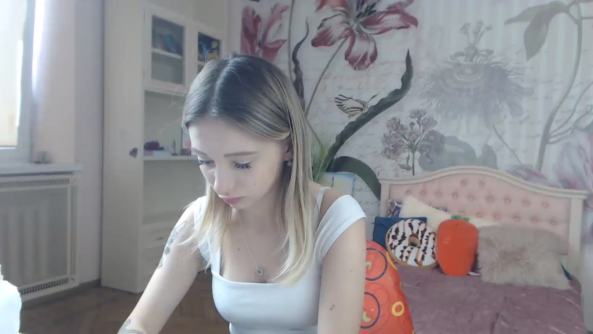 Gallery image thumbnail from KellyBlake's myfreecams stream on, 09/18/2023, 07:47 image 20 of 20
