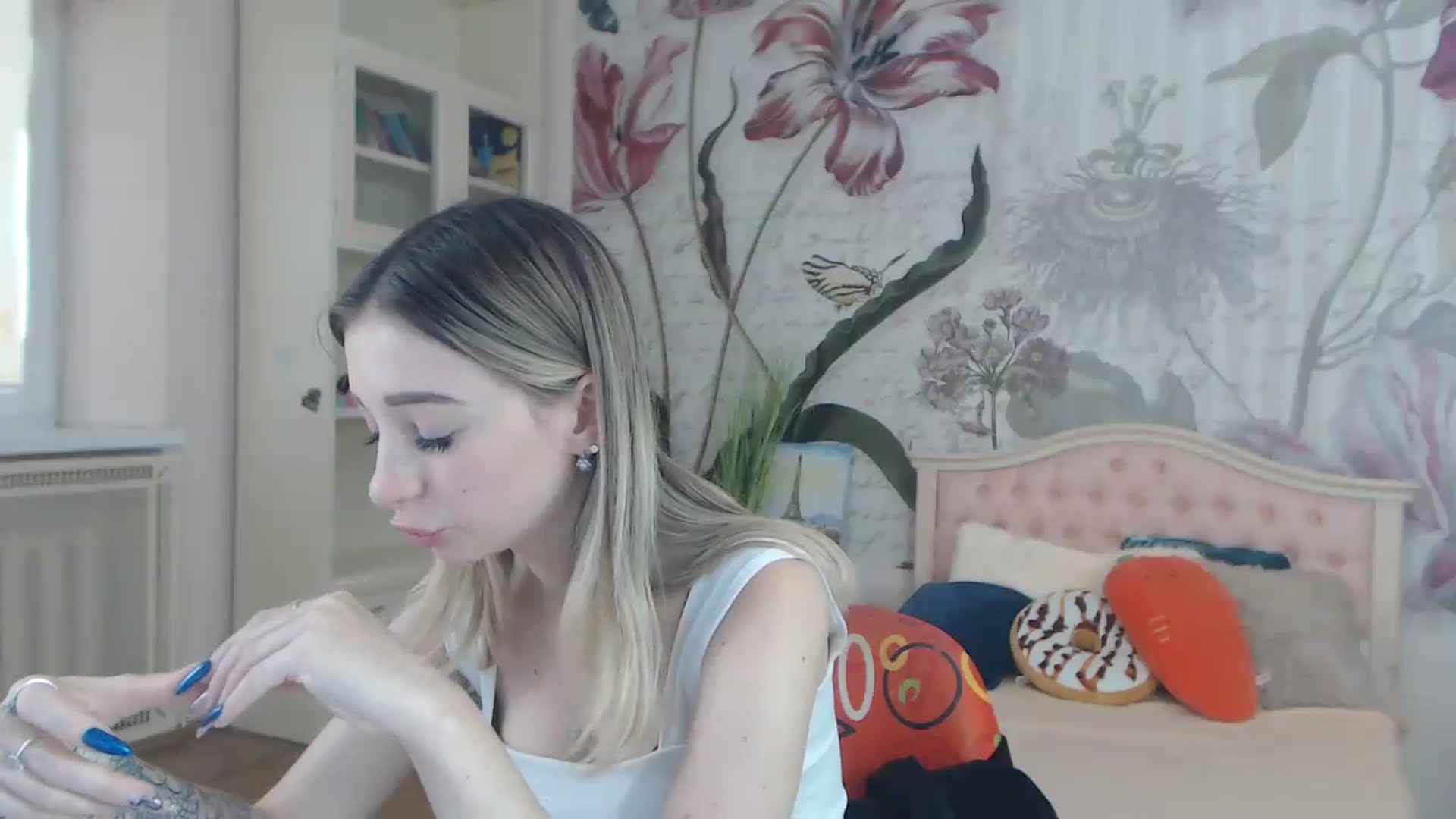 Gallery image thumbnail from KellyBlake's myfreecams stream on, 09/27/2023, 06:59 image 19 of 20