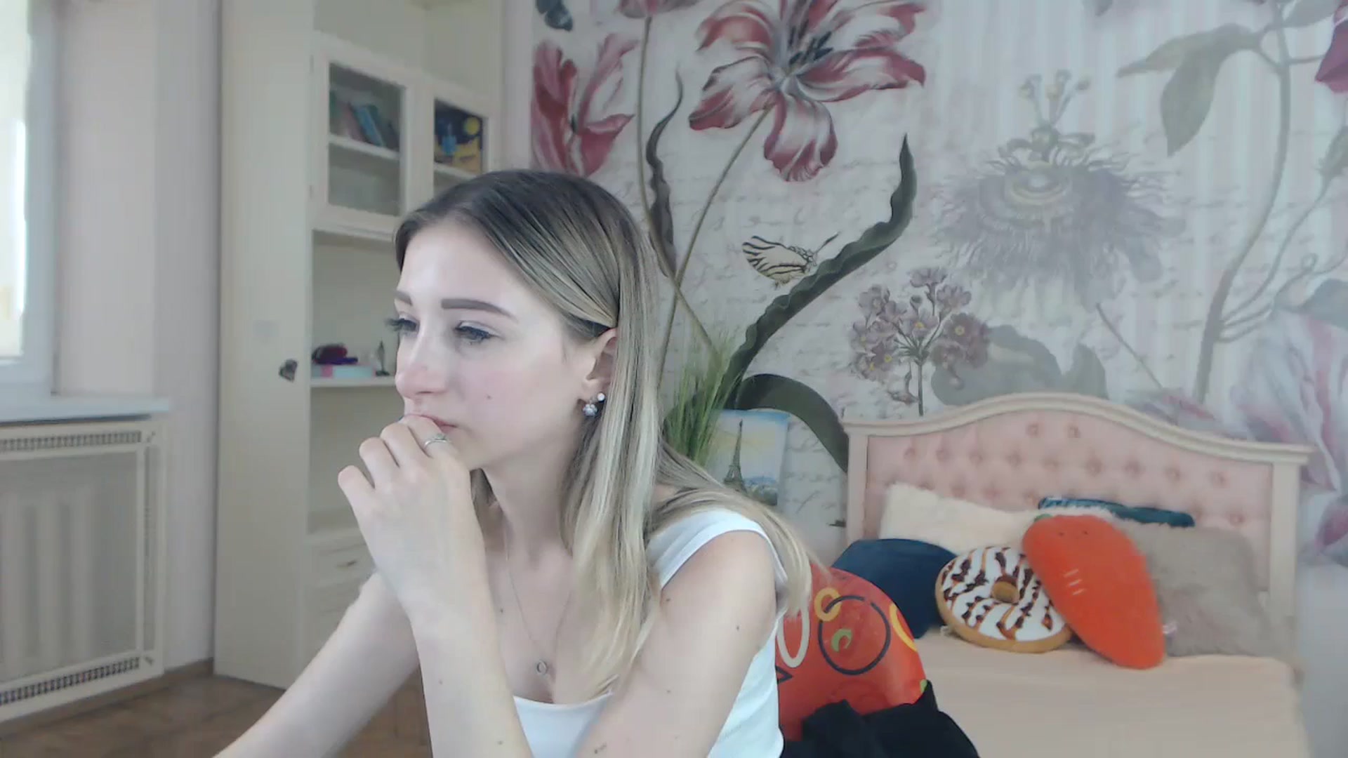 Gallery image thumbnail from KellyBlake's myfreecams stream on, 09/27/2023, 06:59 image 13 of 20