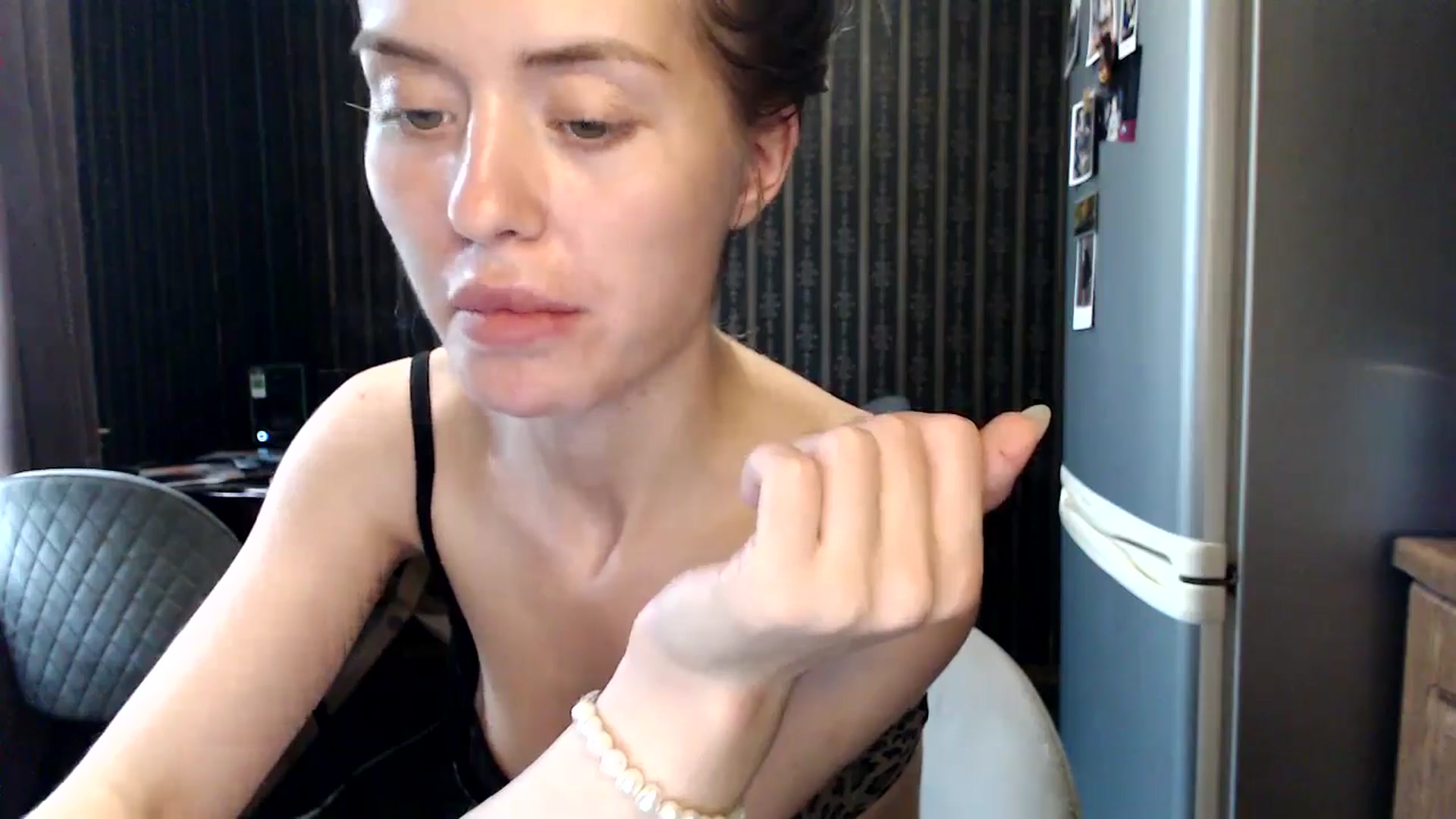 Gallery image thumbnail from KellyGrey's myfreecams stream on, 09/15/2024, 13:00 image 13 of 20