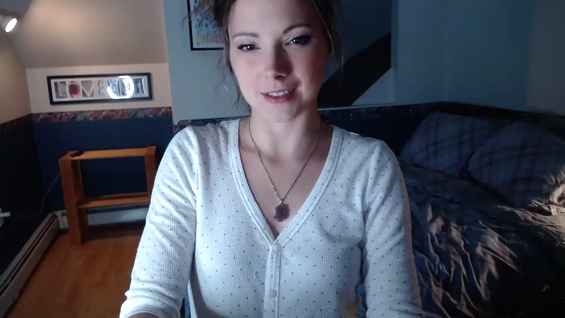 Gallery image thumbnail from KellyHeart's myfreecams stream on, 11/19/2022, 02:27 image 19 of 20