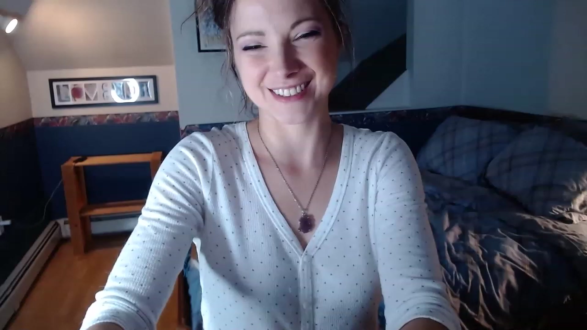Gallery image thumbnail from KellyHeart's myfreecams stream on, 11/19/2022, 02:27 image 18 of 20