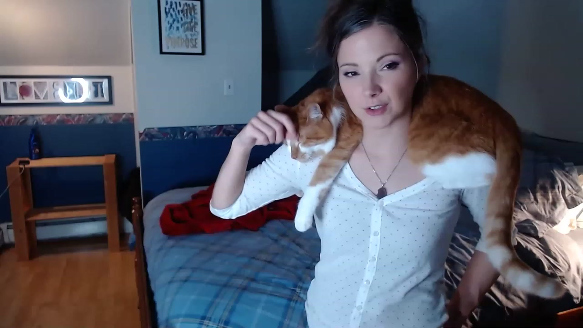 Gallery image thumbnail from KellyHeart's myfreecams stream on, 11/19/2022, 02:27 image 2 of 20