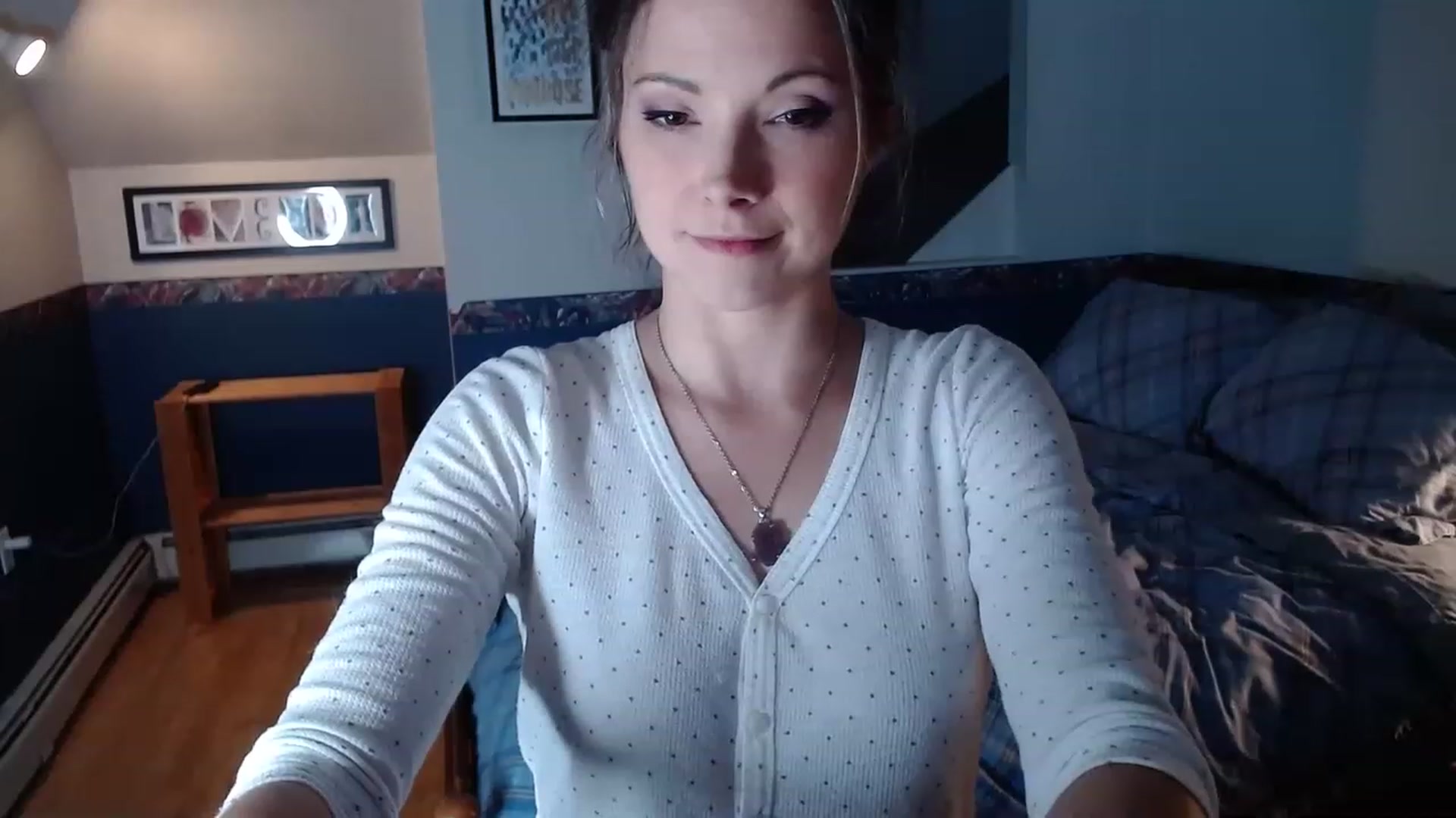 Gallery image thumbnail from KellyHeart's myfreecams stream on, 11/19/2022, 02:27 image 14 of 20