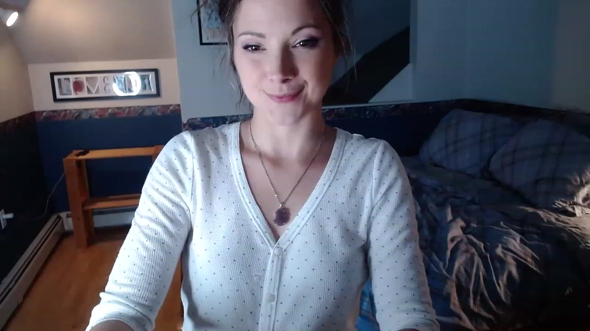 Gallery image thumbnail from KellyHeart's myfreecams stream on, 11/19/2022, 02:27 image 15 of 20