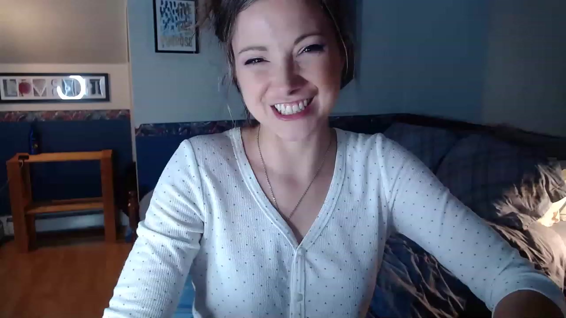 Gallery image thumbnail from KellyHeart's myfreecams stream on, 11/19/2022, 02:27 image 3 of 20
