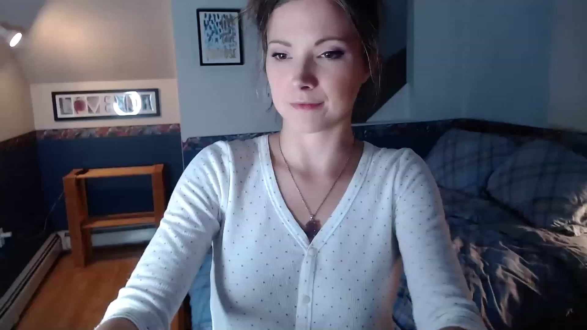 Gallery image thumbnail from KellyHeart's myfreecams stream on, 11/19/2022, 02:27 image 16 of 20