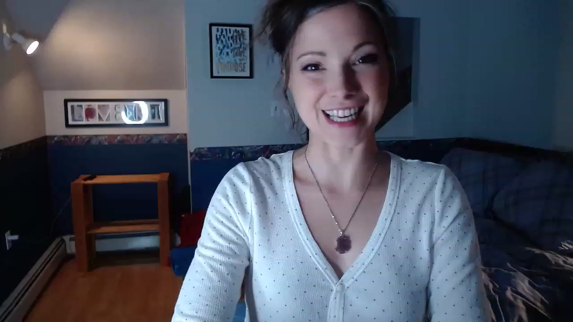 Gallery image thumbnail from KellyHeart's myfreecams stream on, 11/19/2022, 04:52 image 1 of 20