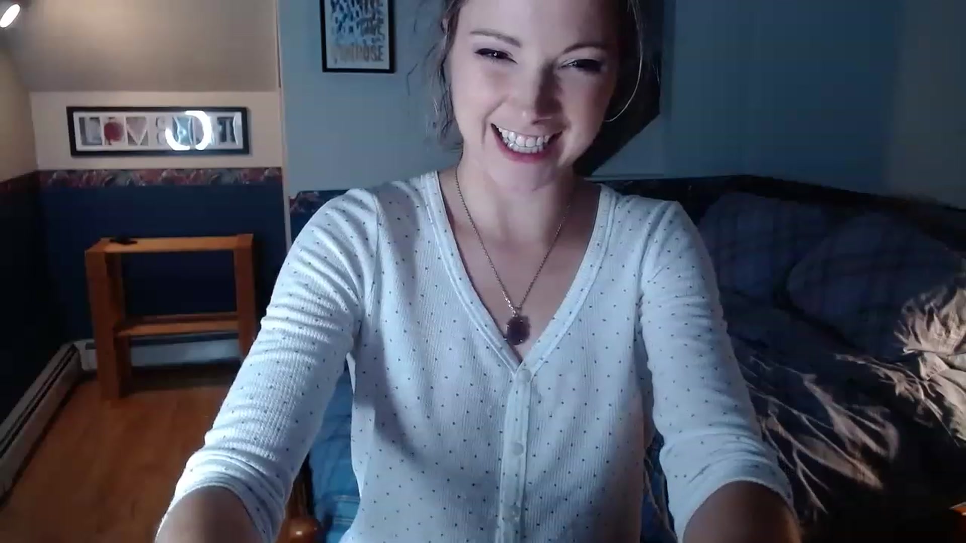 Gallery image thumbnail from KellyHeart's myfreecams stream on, 11/19/2022, 04:52 image 17 of 20