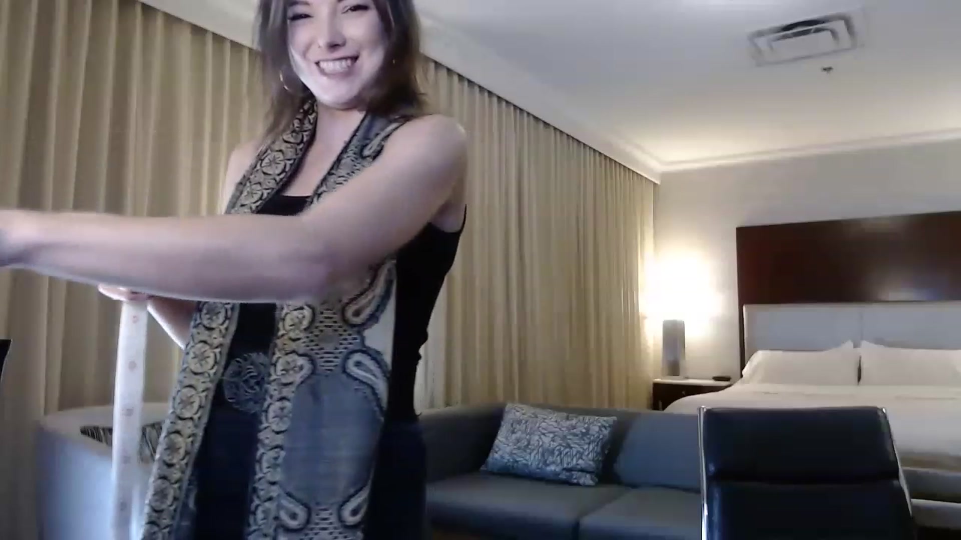 Gallery image thumbnail from KellyHeart's myfreecams stream on, 11/26/2022, 05:54 image 13 of 20