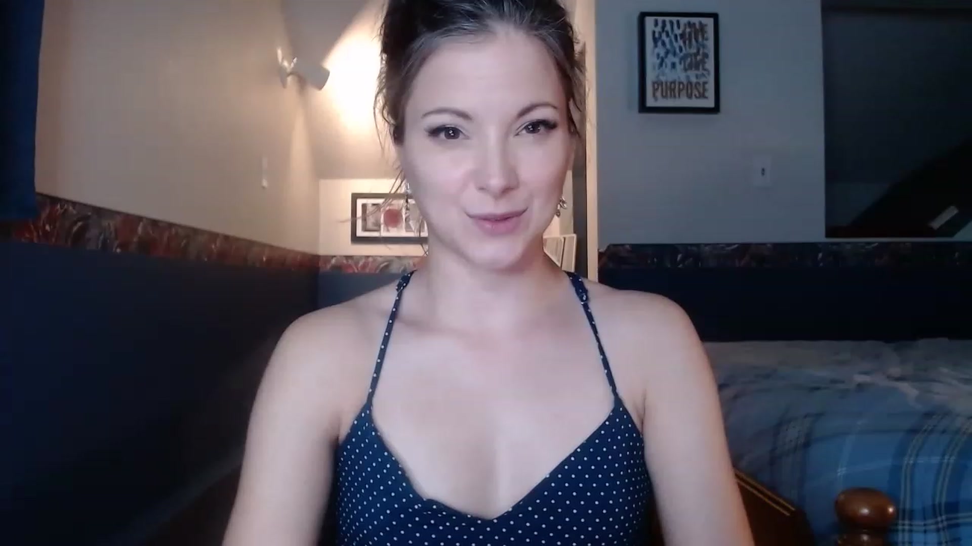 Gallery image thumbnail from KellyHeart's myfreecams stream on, 12/03/2022, 06:57 image 17 of 20