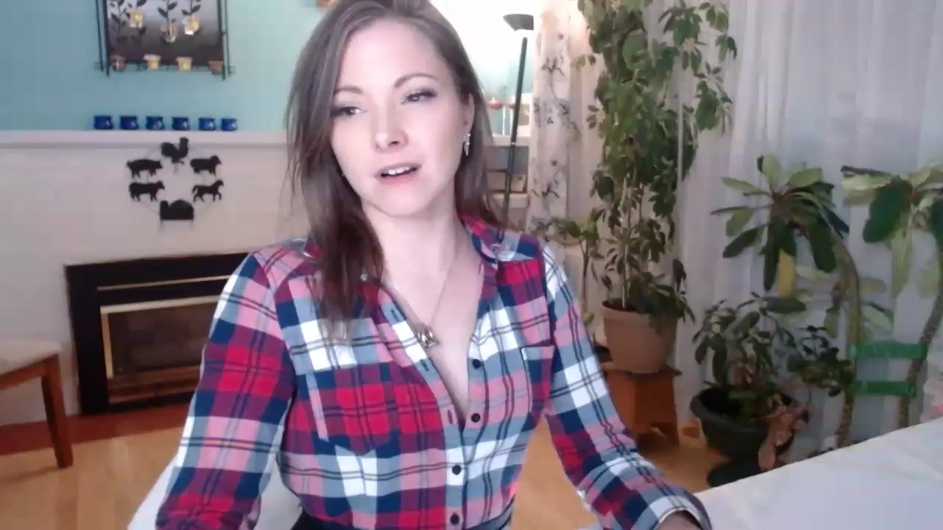 Gallery image thumbnail from KellyHeart's myfreecams stream on, 02/04/2023, 06:20 image 3 of 20