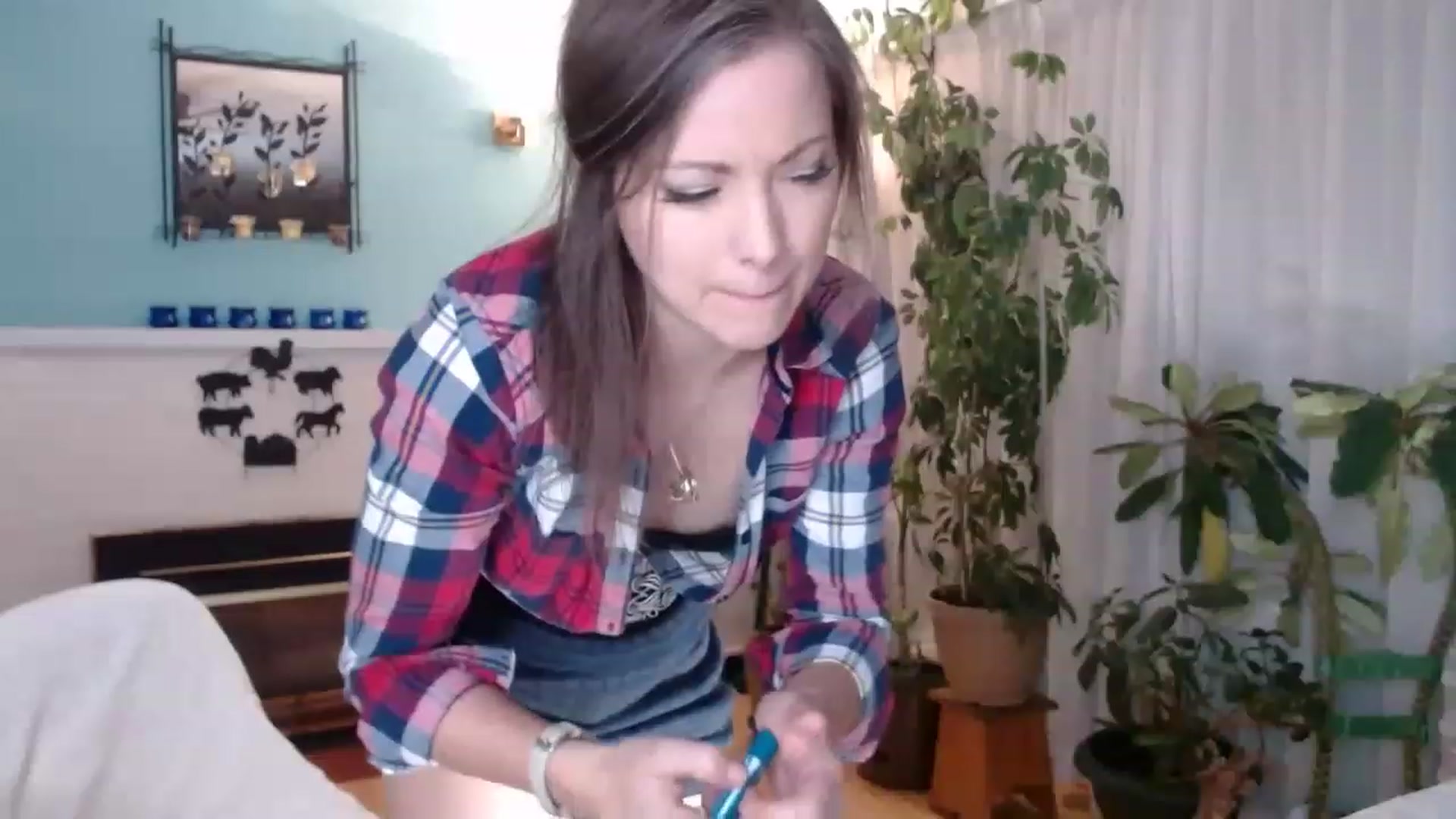 Gallery image thumbnail from KellyHeart's myfreecams stream on, 02/04/2023, 06:20 image 6 of 20