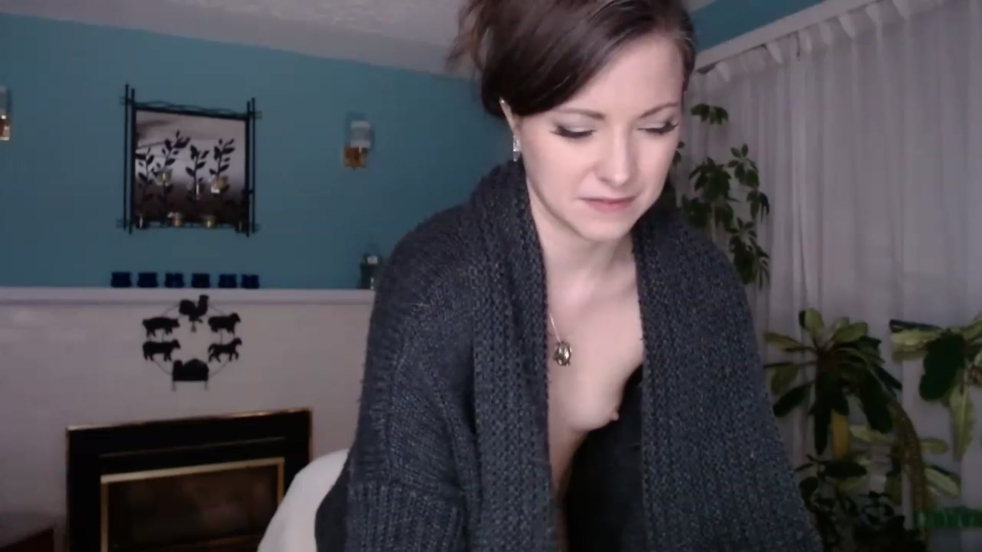 Gallery image thumbnail from KellyHeart's myfreecams stream on, 02/04/2023, 07:10 image 16 of 20