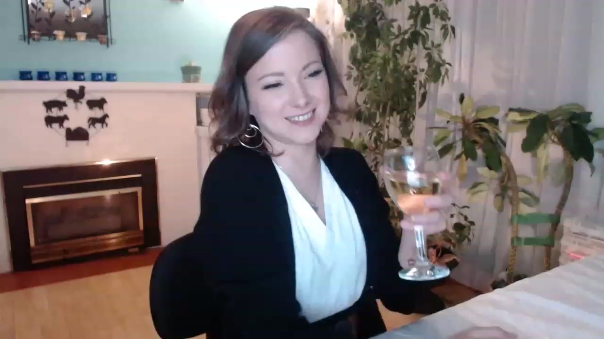 Gallery image thumbnail from KellyHeart's myfreecams stream on, 02/11/2023, 05:59 image 1 of 20