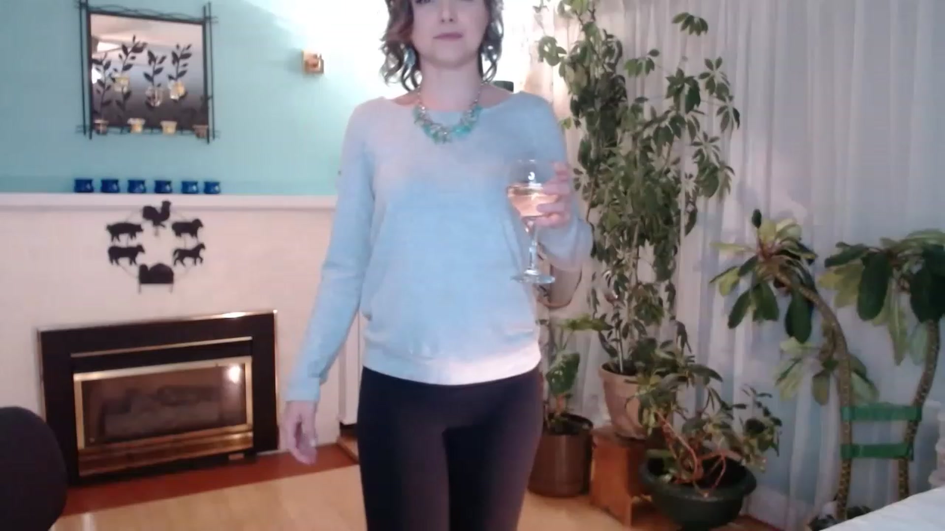 Gallery image thumbnail from KellyHeart's myfreecams stream on, 02/25/2023, 03:49 image 4 of 20