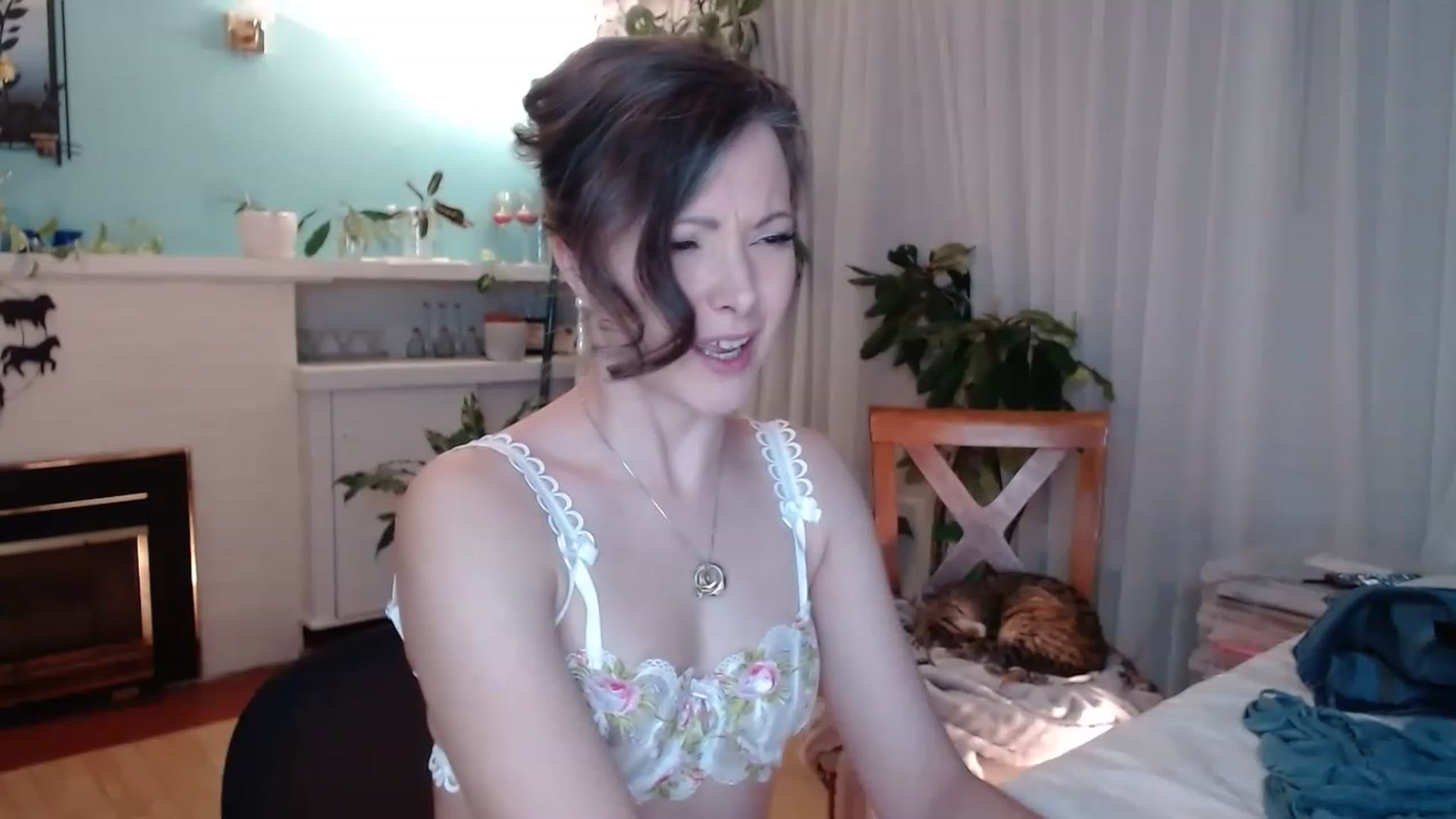 Gallery image thumbnail from KellyHeart's myfreecams stream on, 03/11/2023, 07:56 image 7 of 20