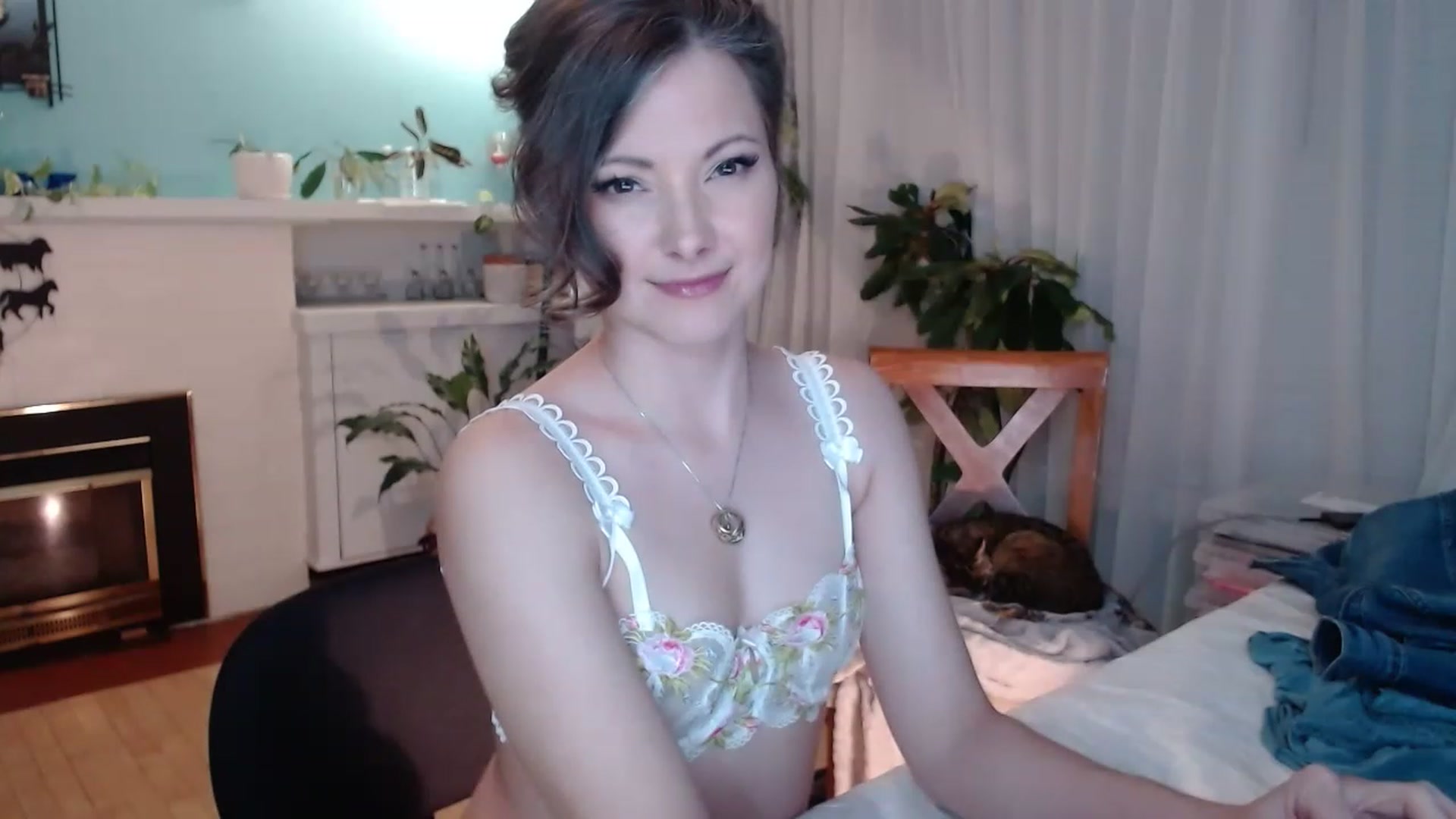 Gallery image thumbnail from KellyHeart's myfreecams stream on, 03/11/2023, 07:56 image 10 of 20