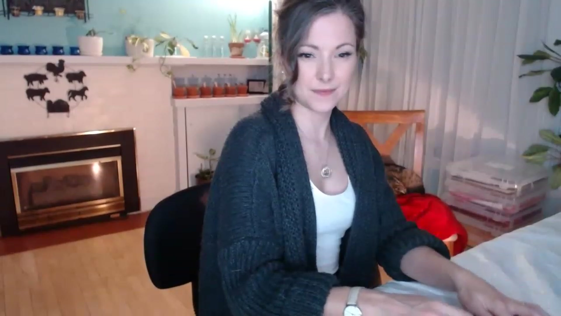 Gallery image thumbnail from KellyHeart's myfreecams stream on, 03/25/2023, 02:21 image 12 of 20