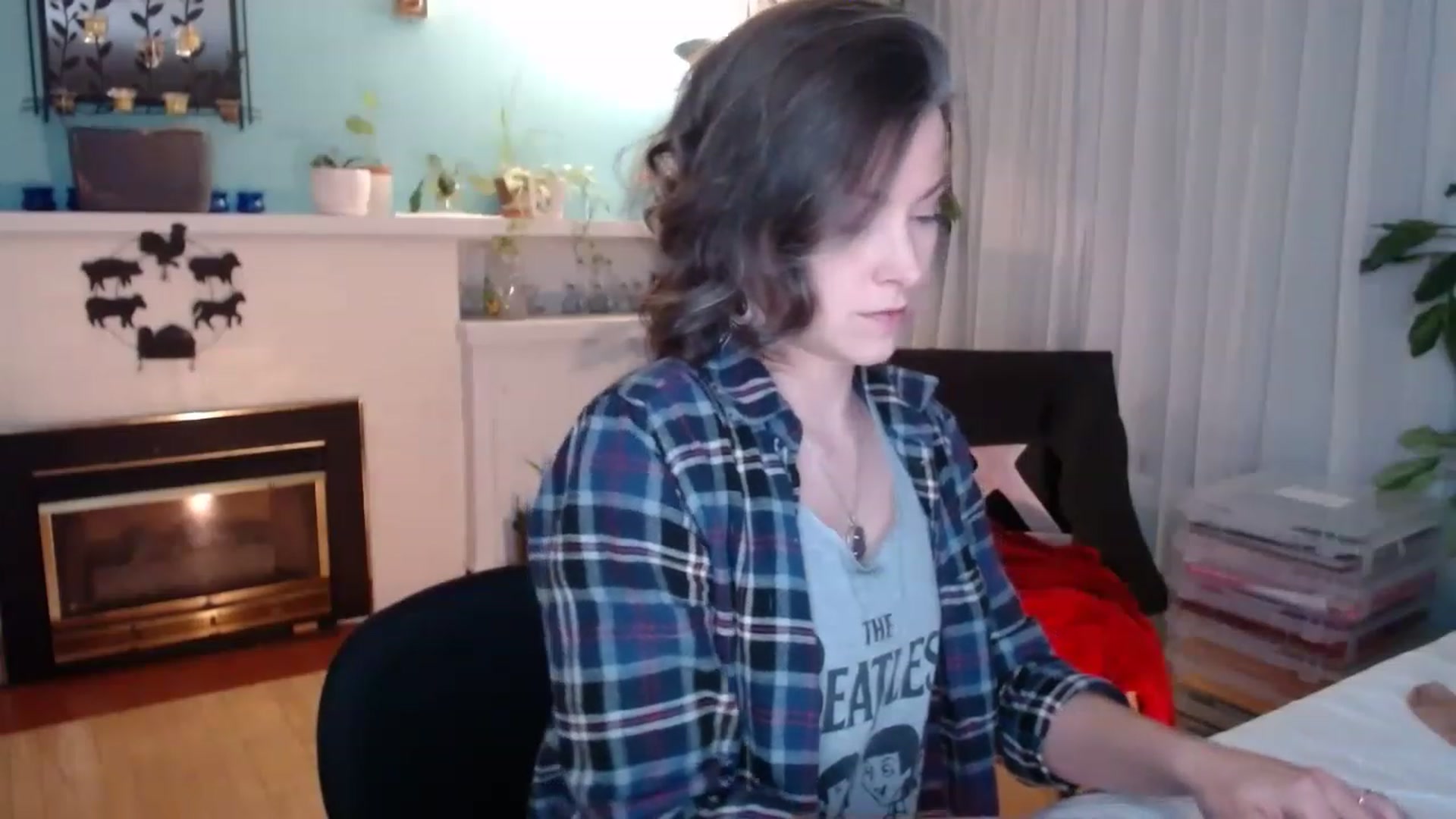 Gallery image thumbnail from KellyHeart's myfreecams stream on, 04/01/2023, 24:00 image 18 of 20