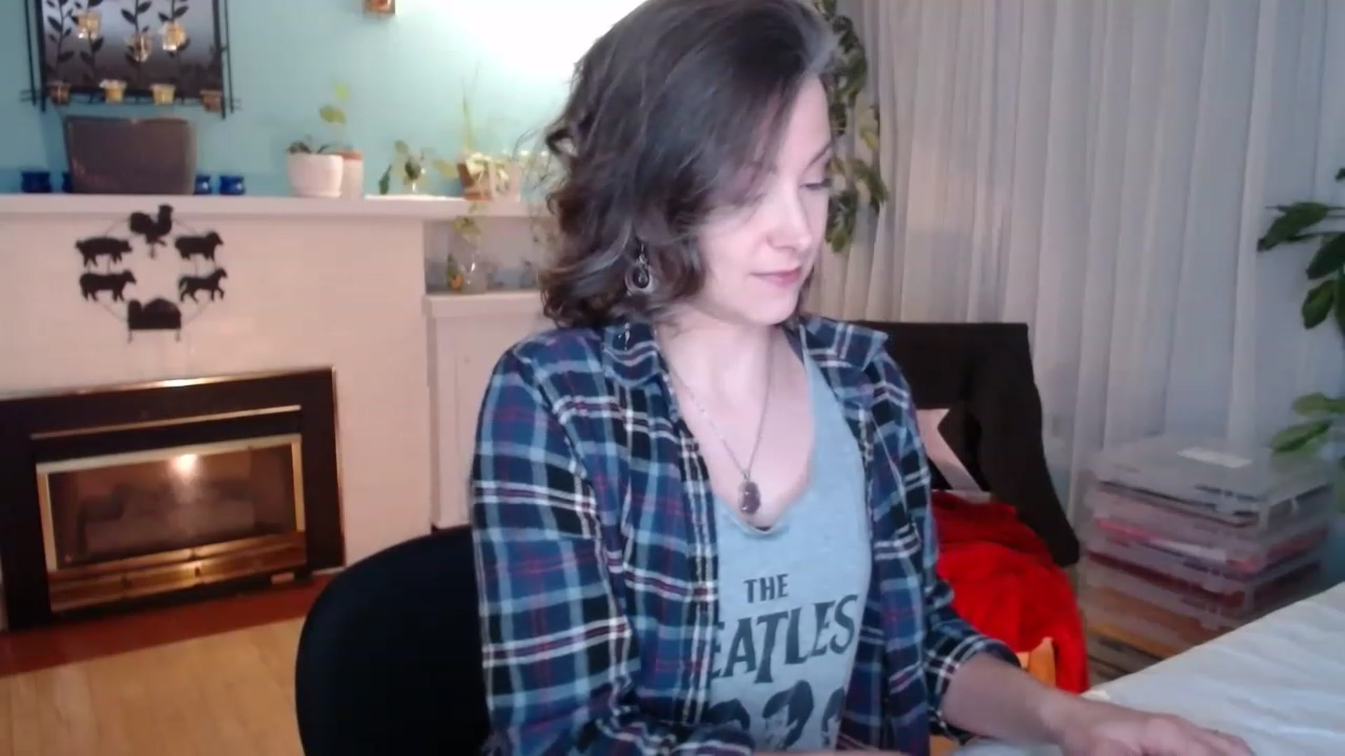 Gallery image thumbnail from KellyHeart's myfreecams stream on, 04/01/2023, 24:00 image 5 of 20
