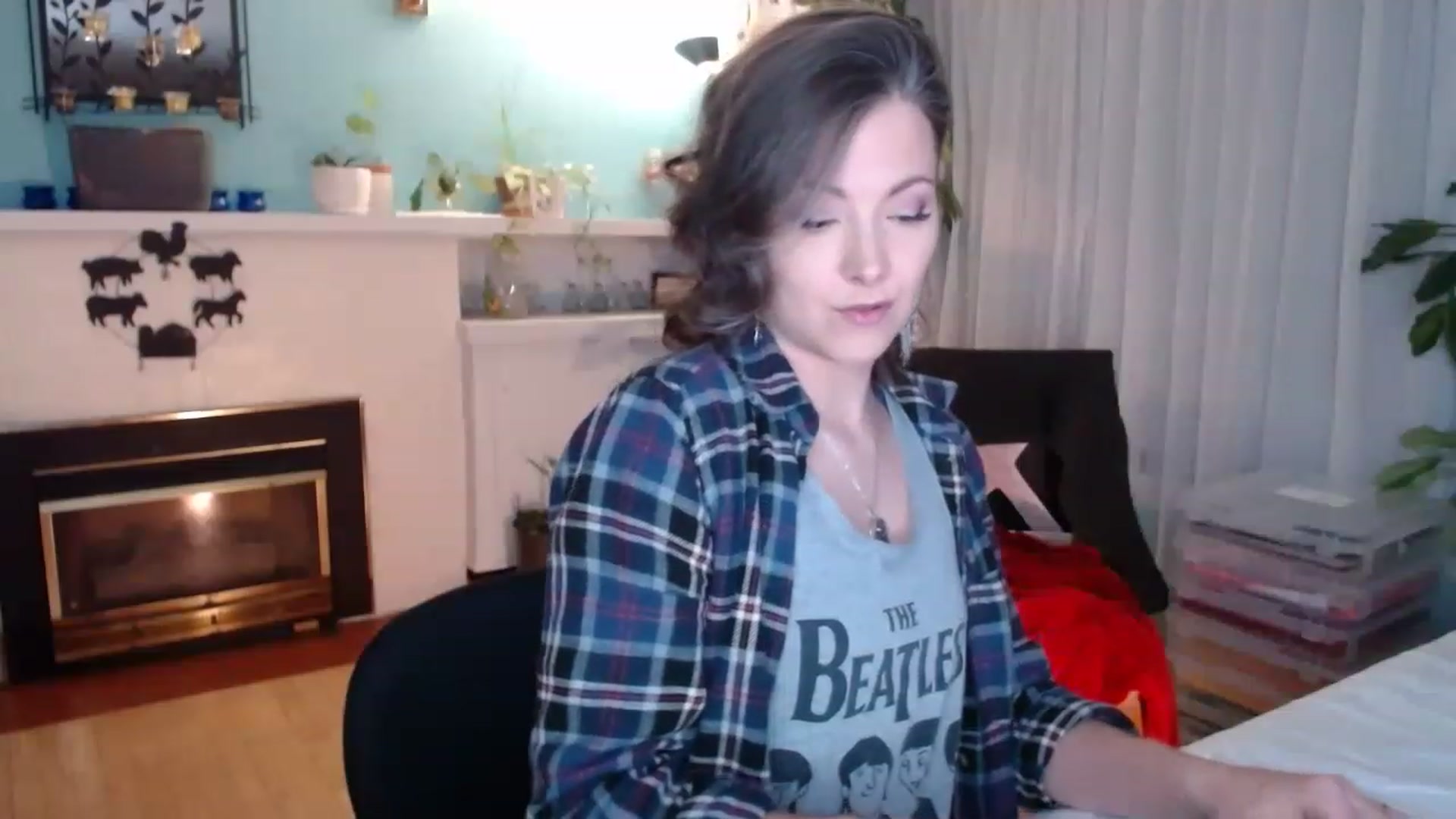 Gallery image thumbnail from KellyHeart's myfreecams stream on, 04/01/2023, 24:00 image 2 of 20