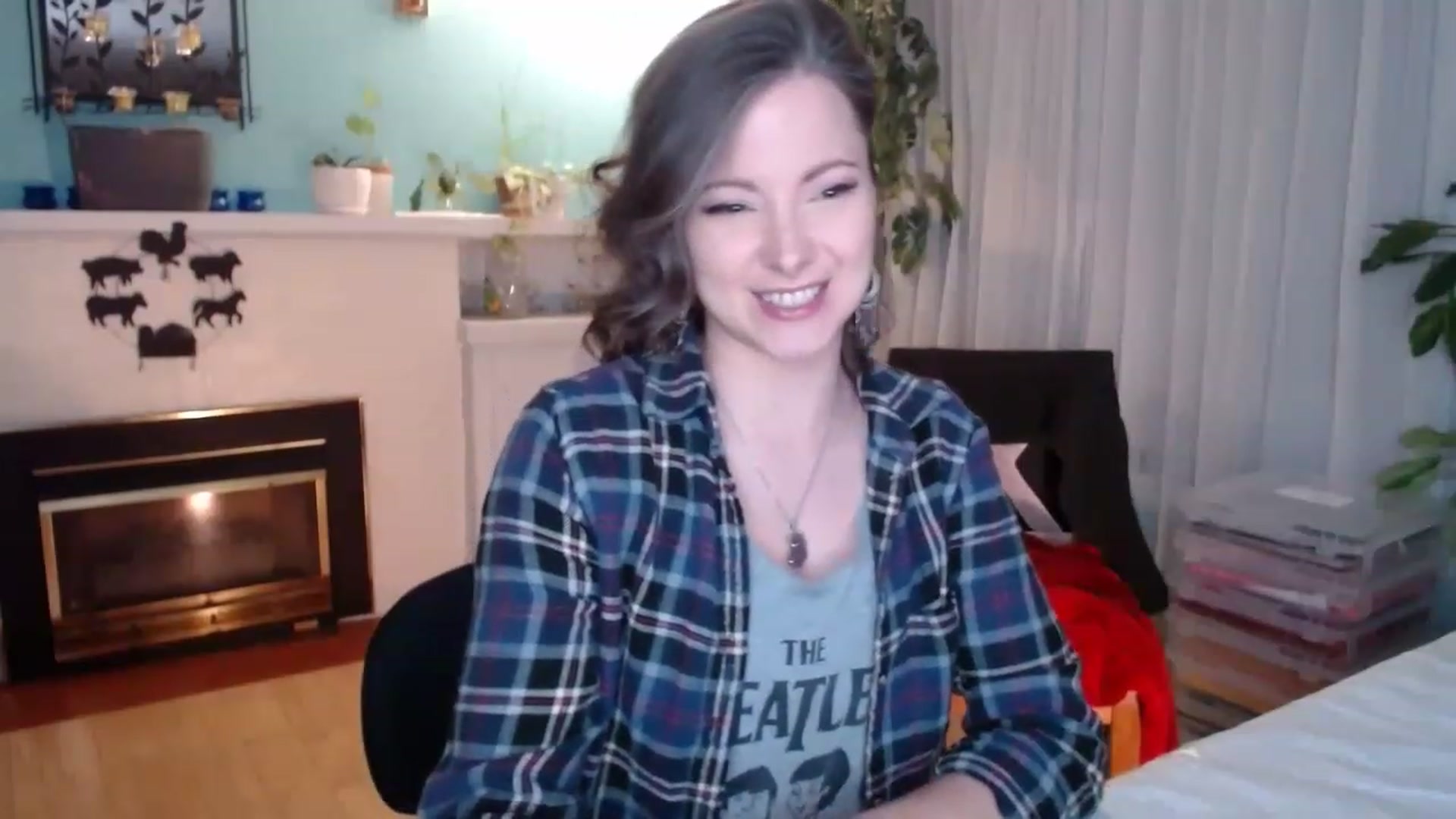 Gallery image thumbnail from KellyHeart's myfreecams stream on, 04/01/2023, 24:00 image 7 of 20