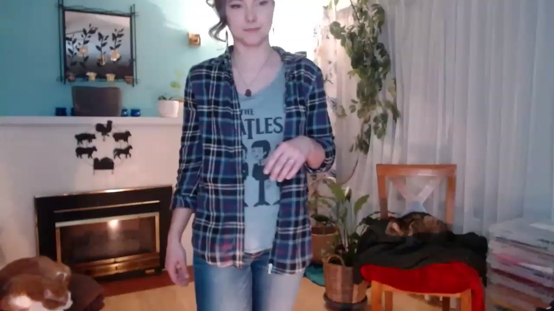 Gallery image thumbnail from KellyHeart's myfreecams stream on, 04/01/2023, 02:01 image 10 of 20