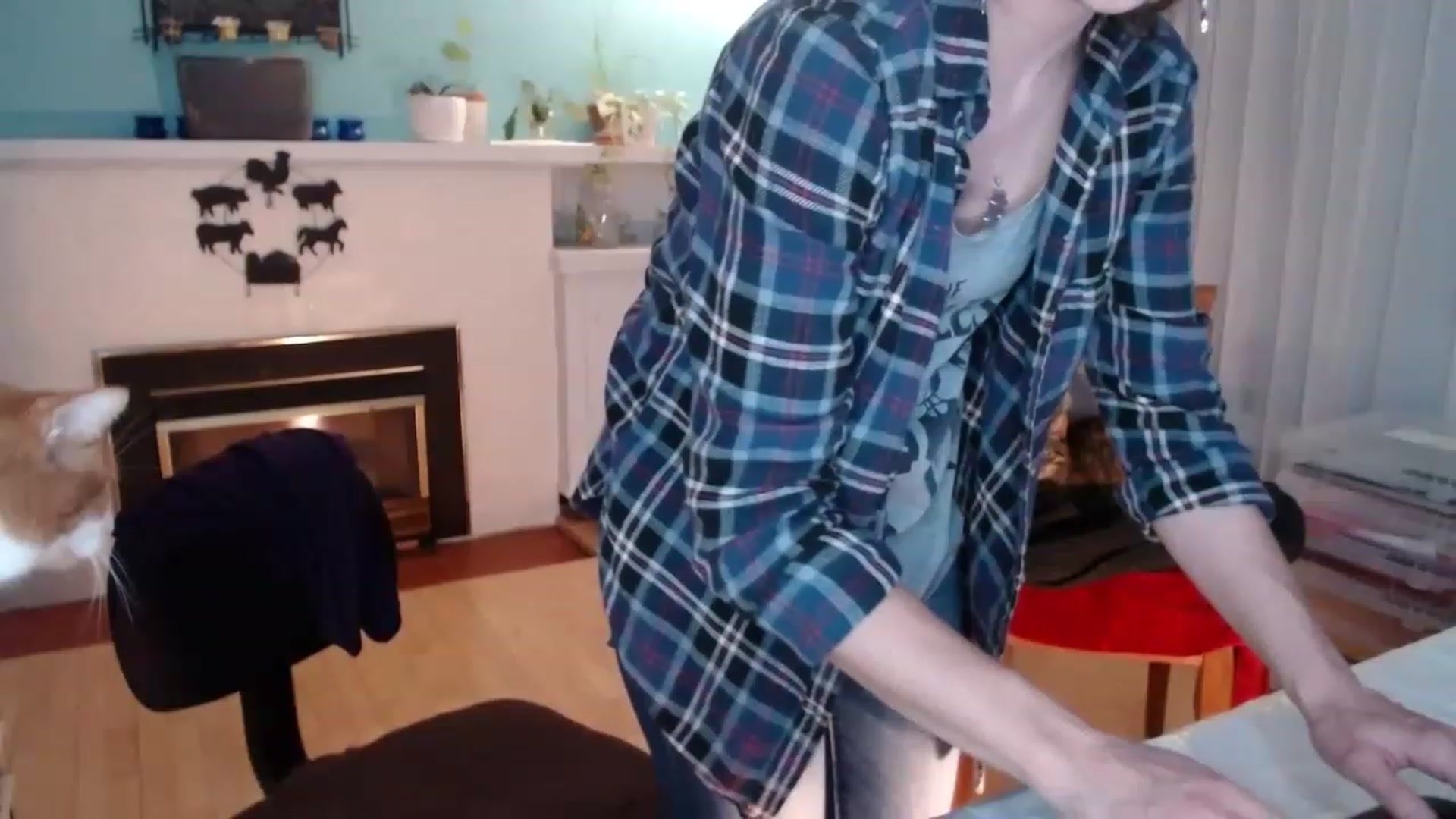Gallery image thumbnail from KellyHeart's myfreecams stream on, 04/01/2023, 02:01 image 7 of 20
