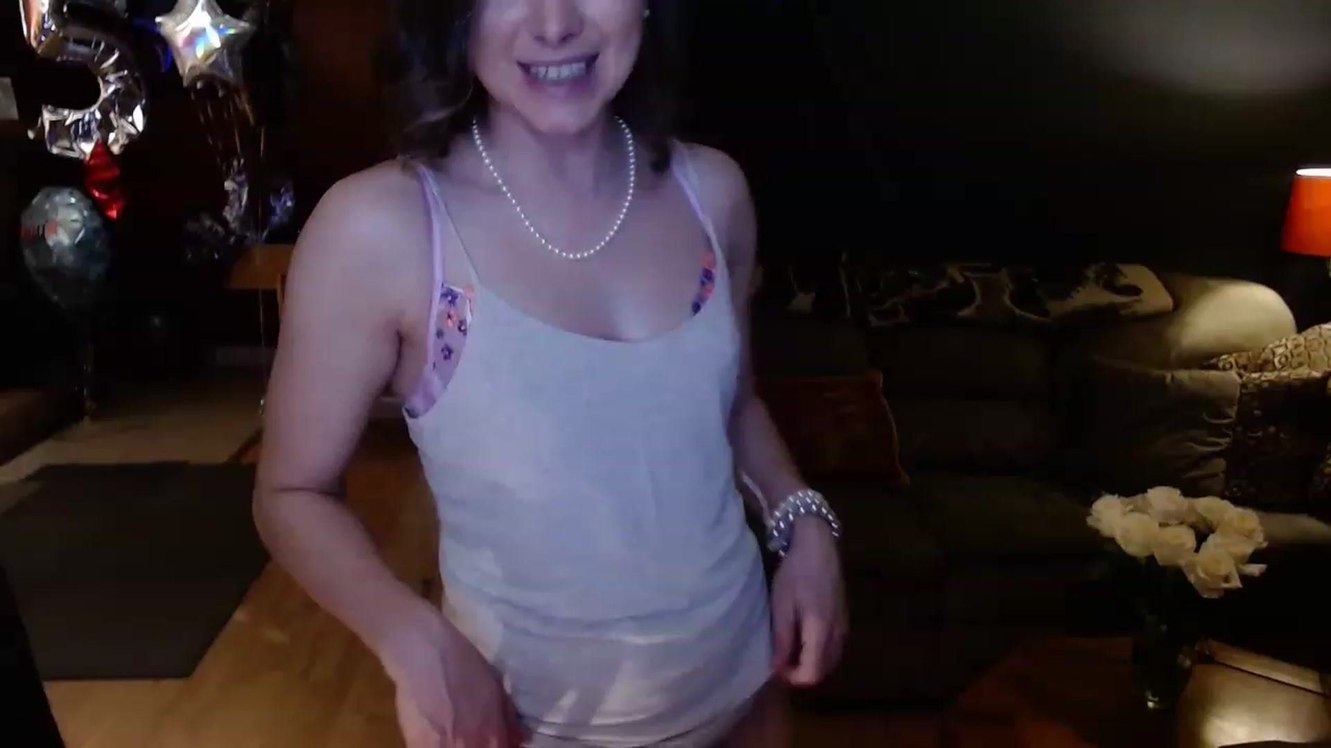 Gallery image thumbnail from KellyHeart's myfreecams stream on, 04/08/2023, 04:48 image 3 of 20