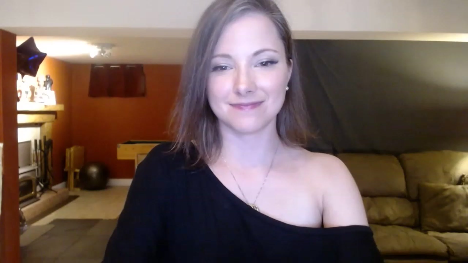 Gallery image thumbnail from KellyHeart's myfreecams stream on, 04/15/2023, 02:45 image 13 of 20
