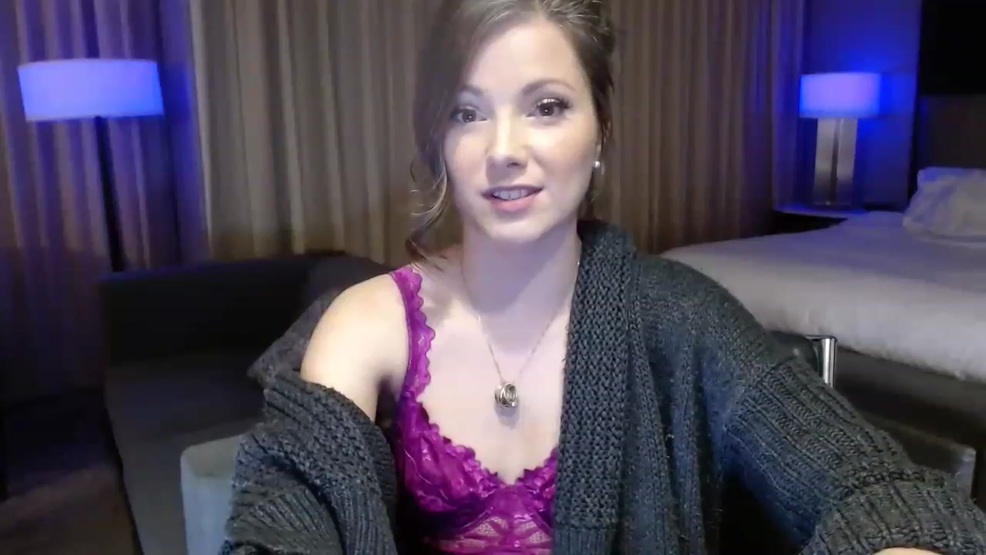 Gallery image thumbnail from KellyHeart's myfreecams stream on, 04/30/2023, 01:48 image 2 of 20