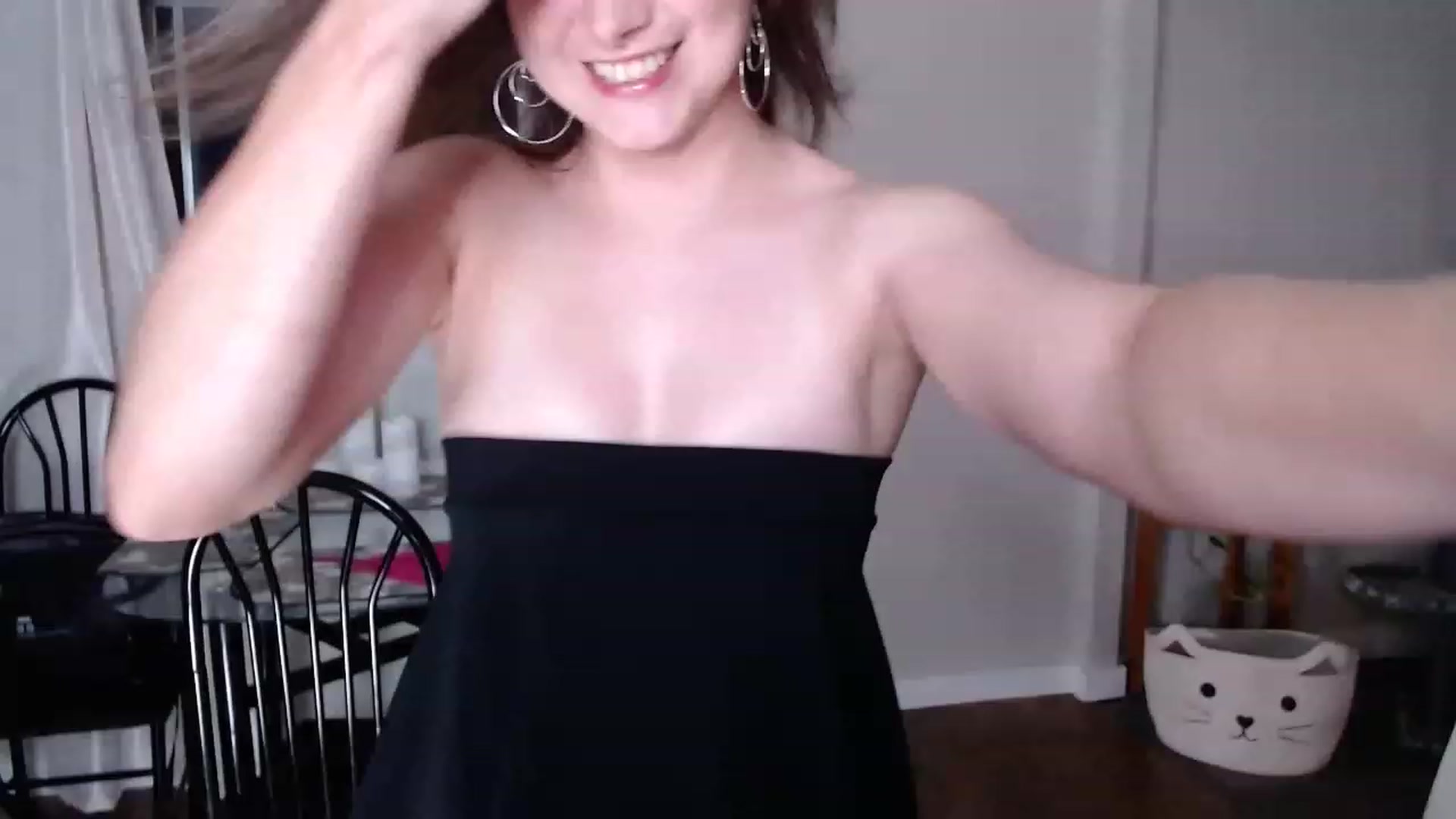 Gallery image thumbnail from KellyHeart's myfreecams stream on, 07/08/2023, 02:45 image 5 of 20