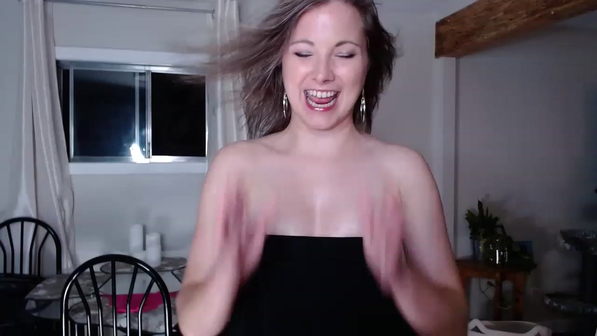 Gallery image thumbnail from KellyHeart's myfreecams stream on, 07/08/2023, 02:45 image 3 of 20