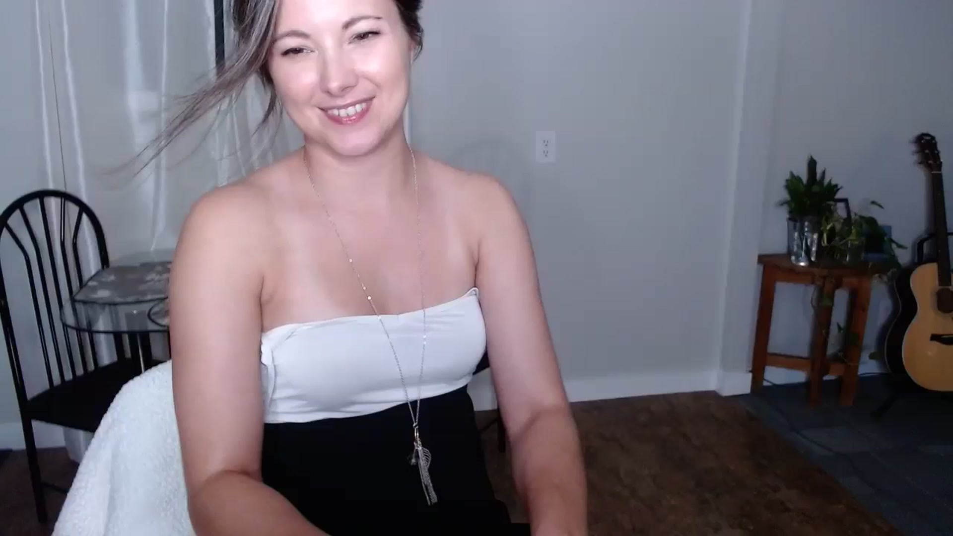 Gallery image thumbnail from KellyHeart's myfreecams stream on, 07/29/2023, 03:49 image 20 of 20