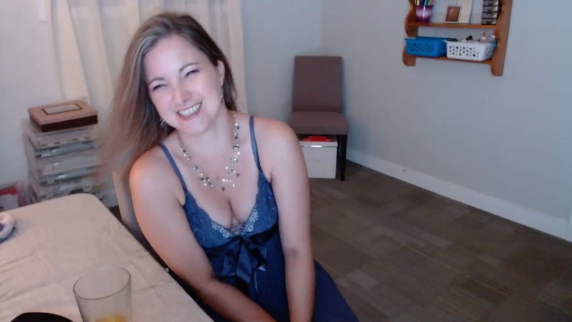 Gallery image thumbnail from KellyHeart's myfreecams stream on, 09/09/2023, 04:59 image 3 of 20